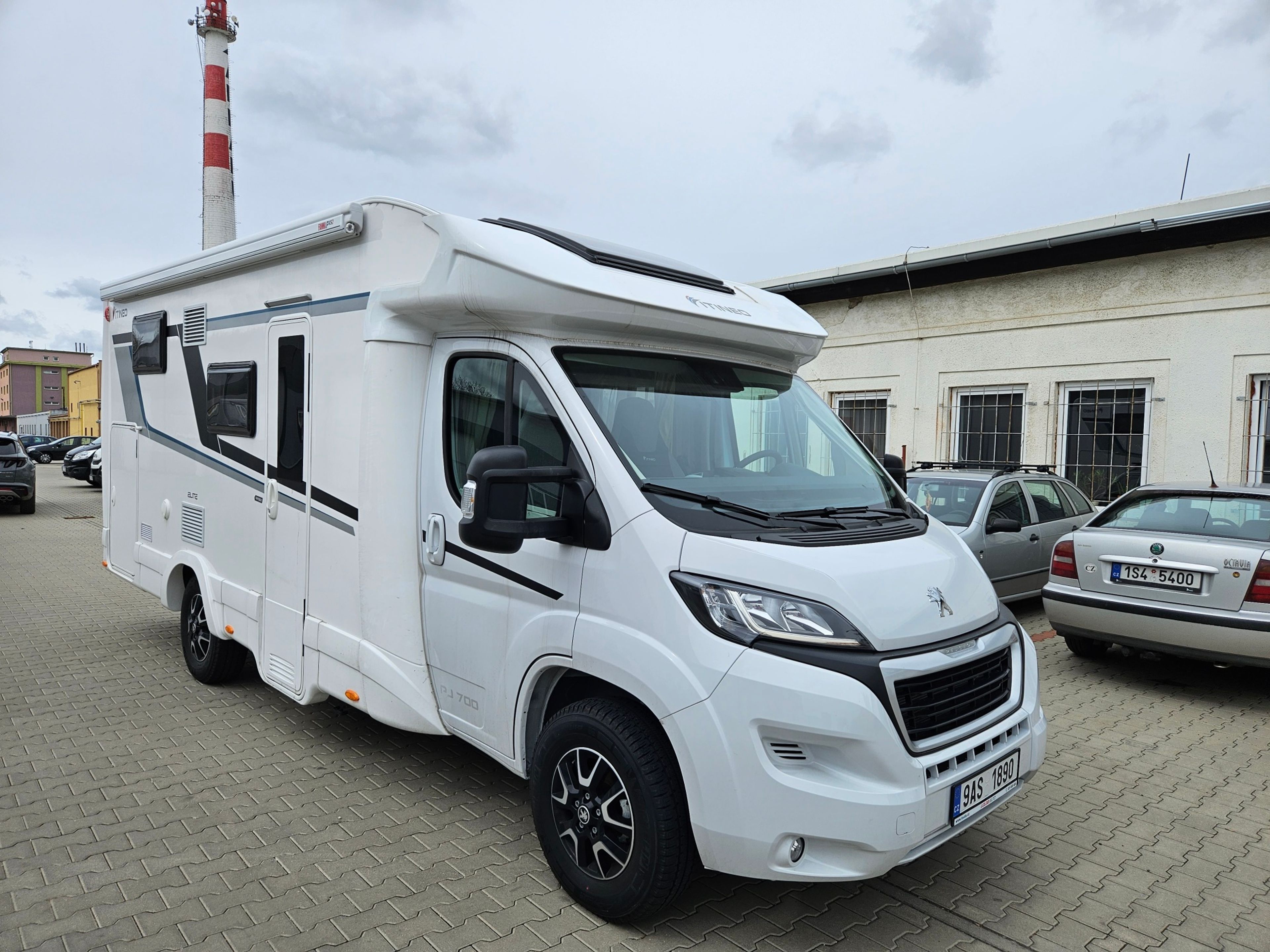 main caravan image