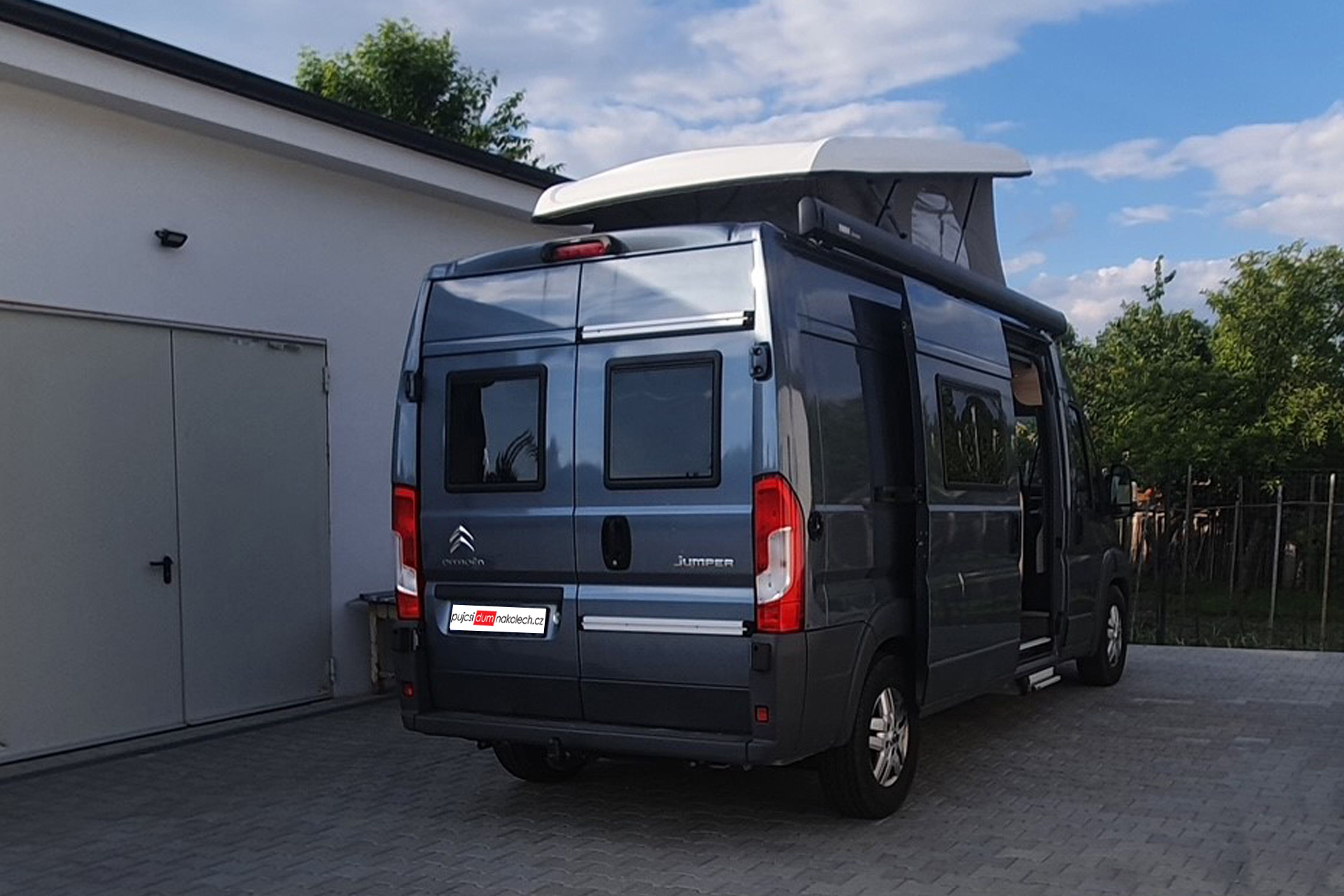 main caravan image