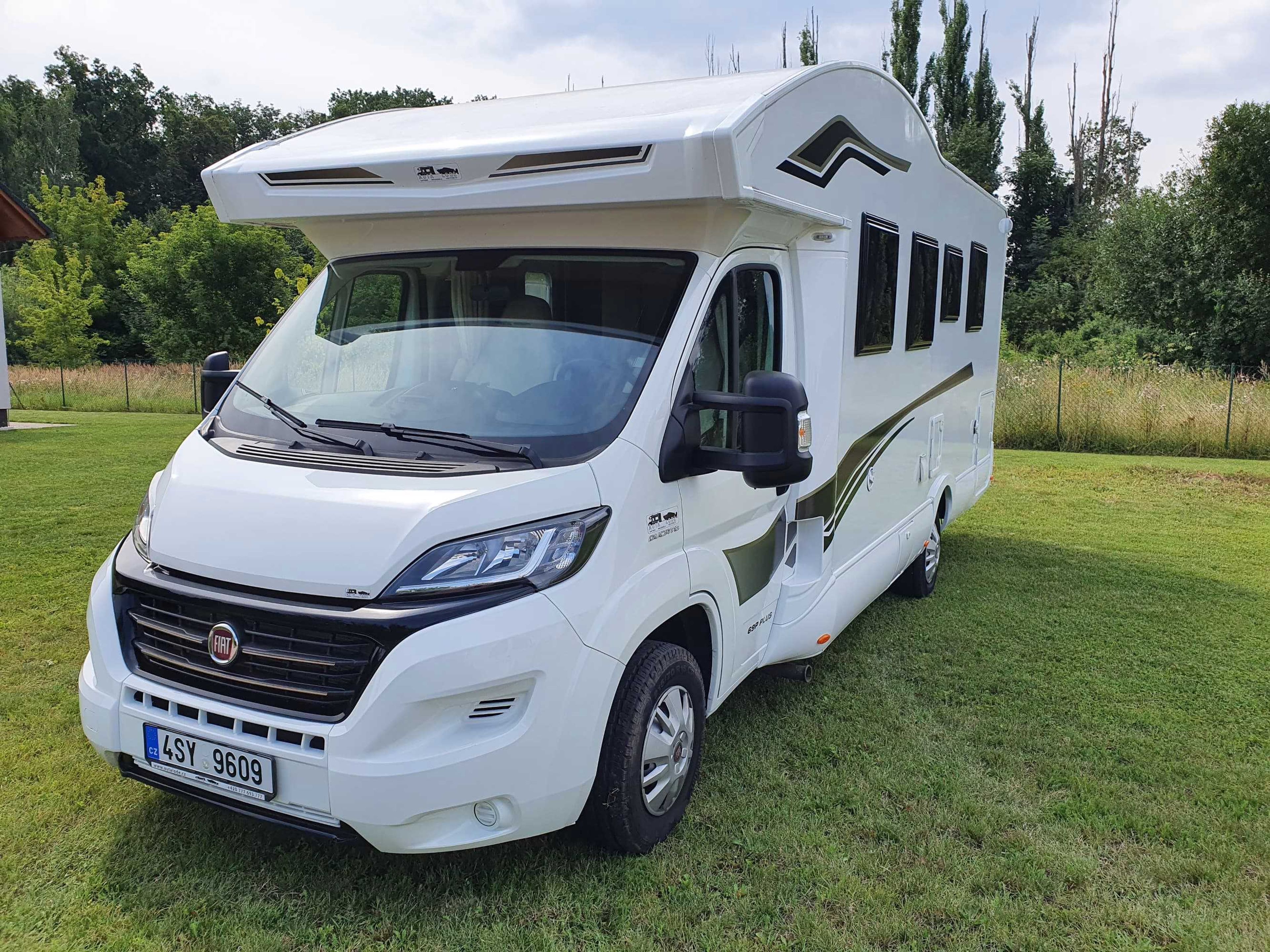main caravan image