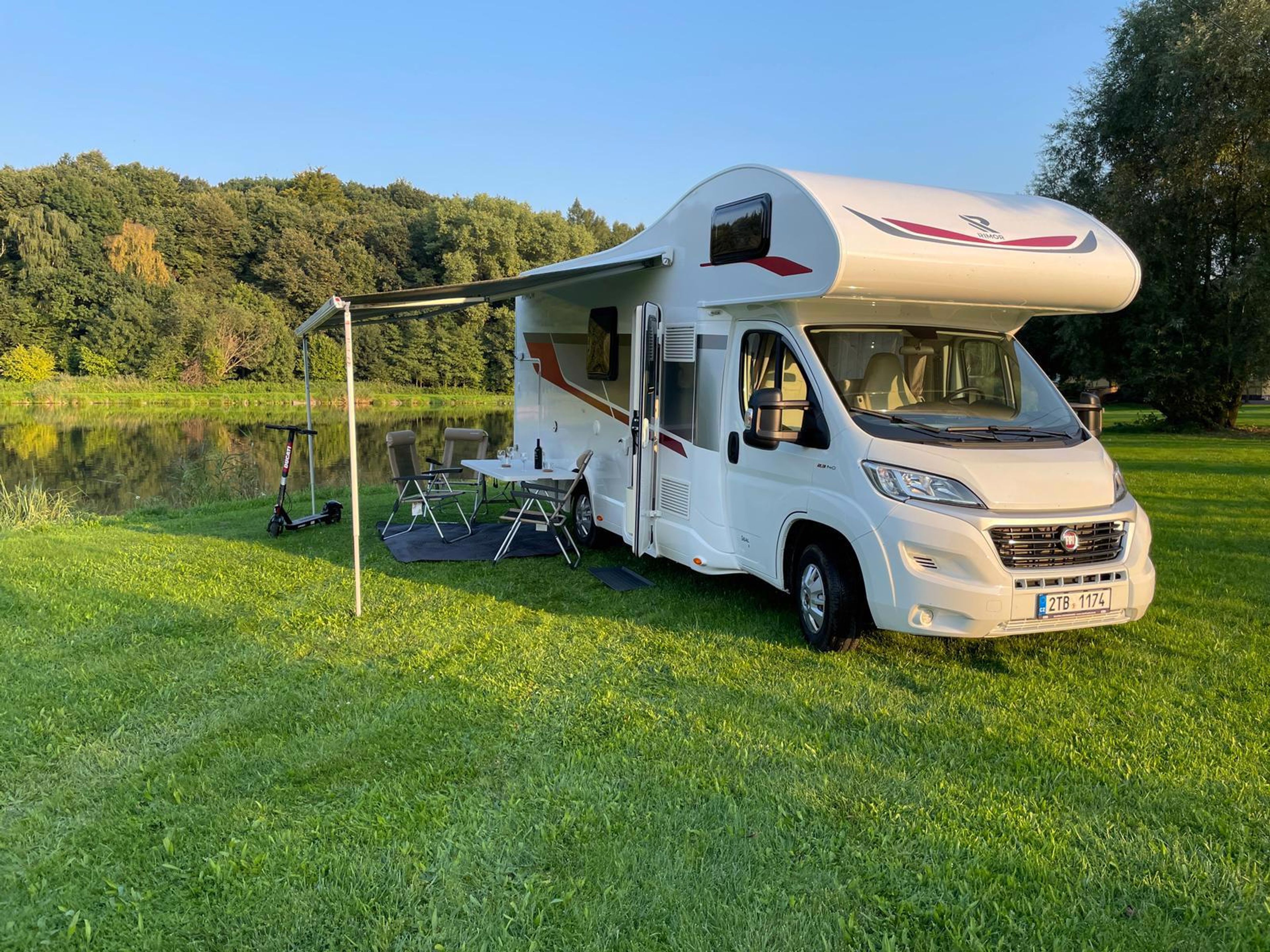 main caravan image