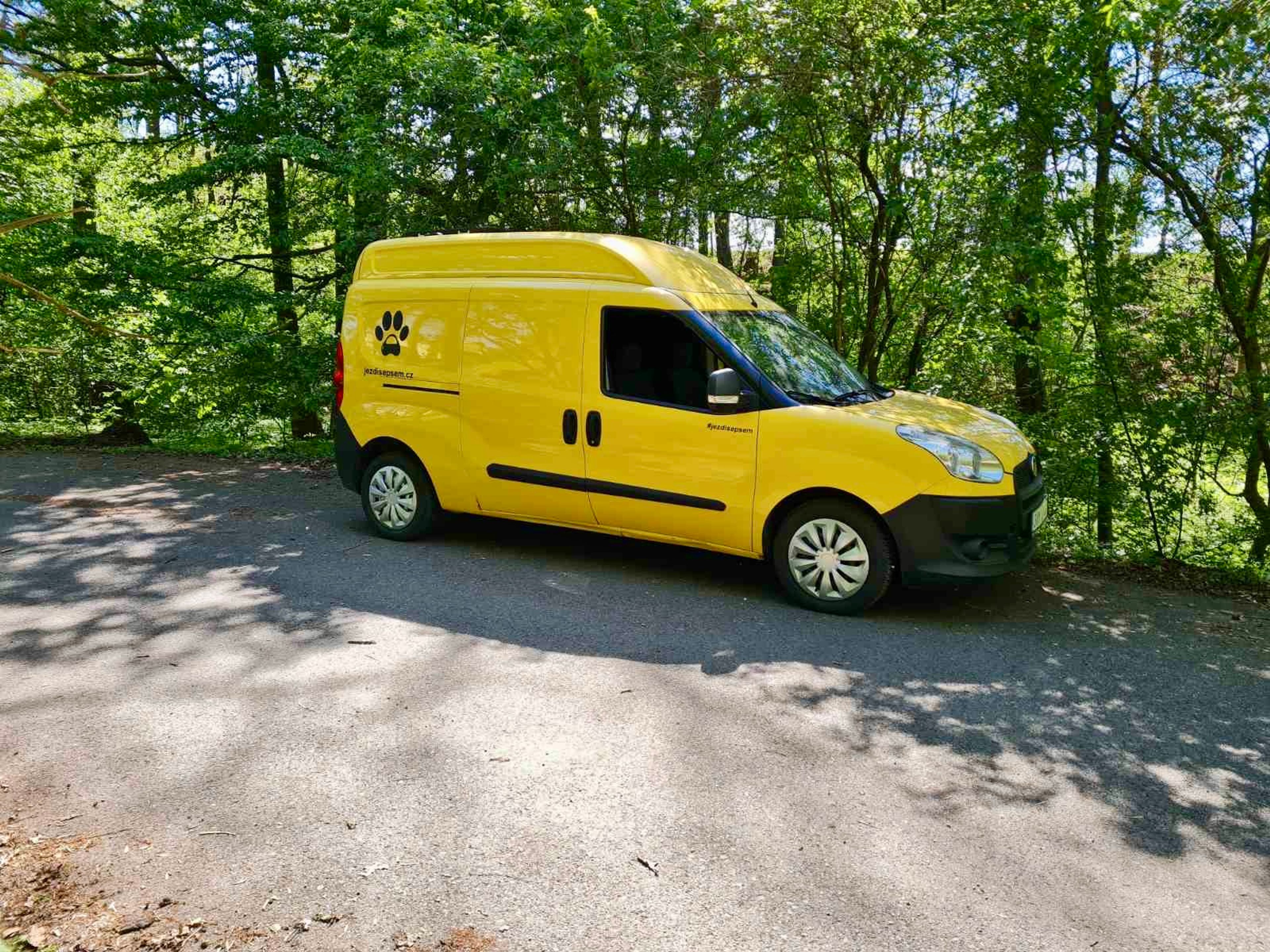 main caravan image