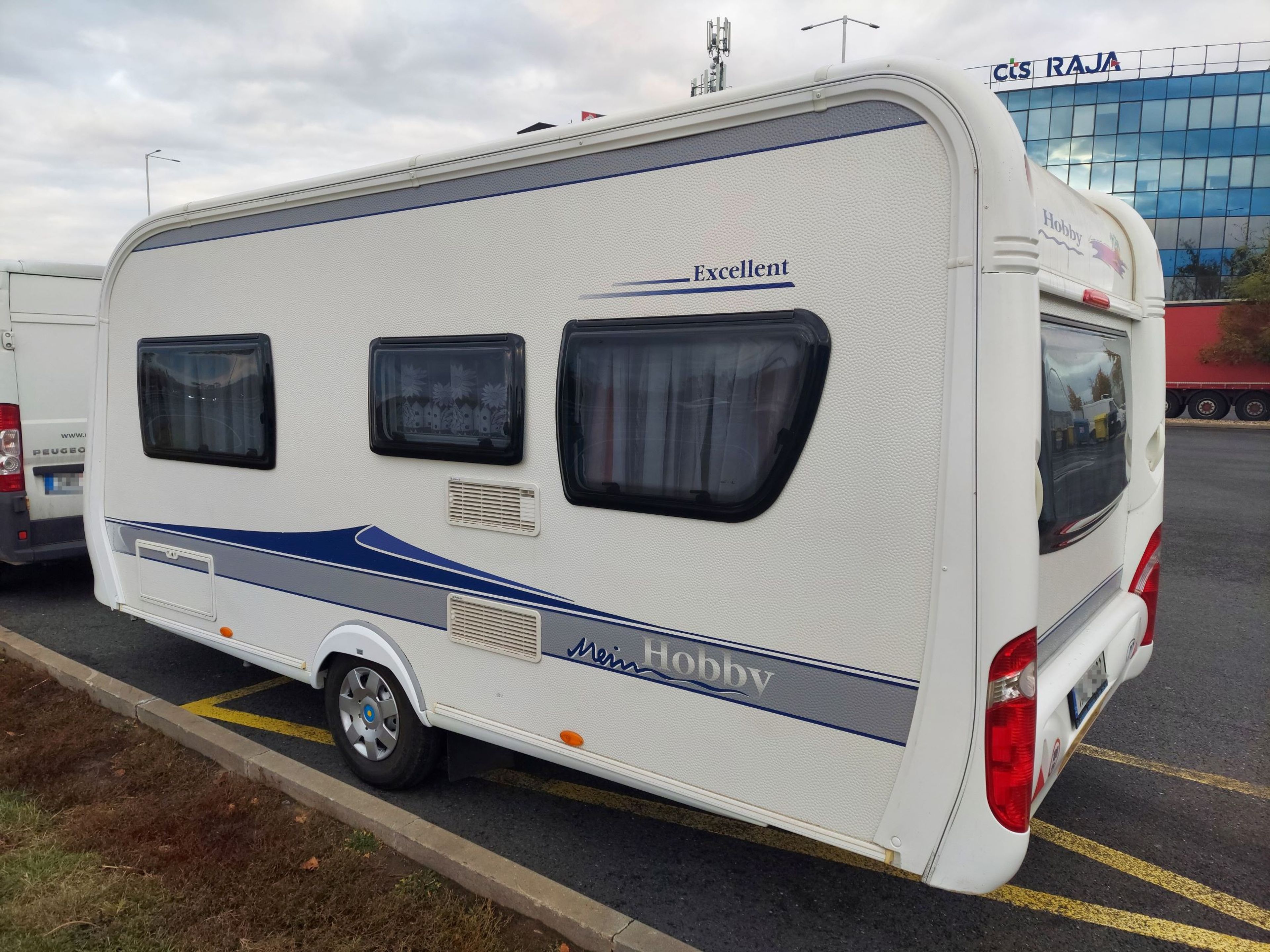 main caravan image