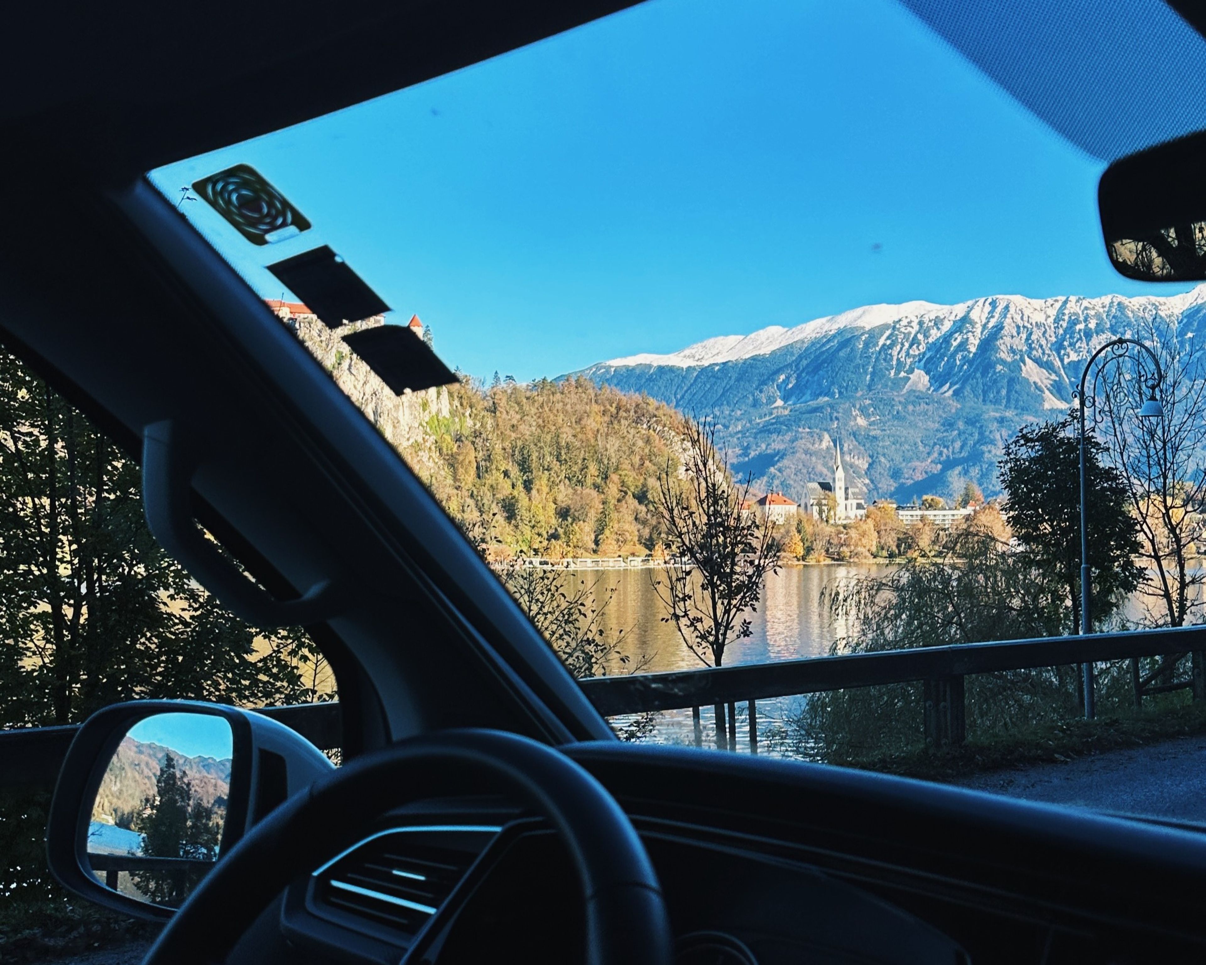 Vista dal camper del Lago di Bled, in Slovenia, a novembre