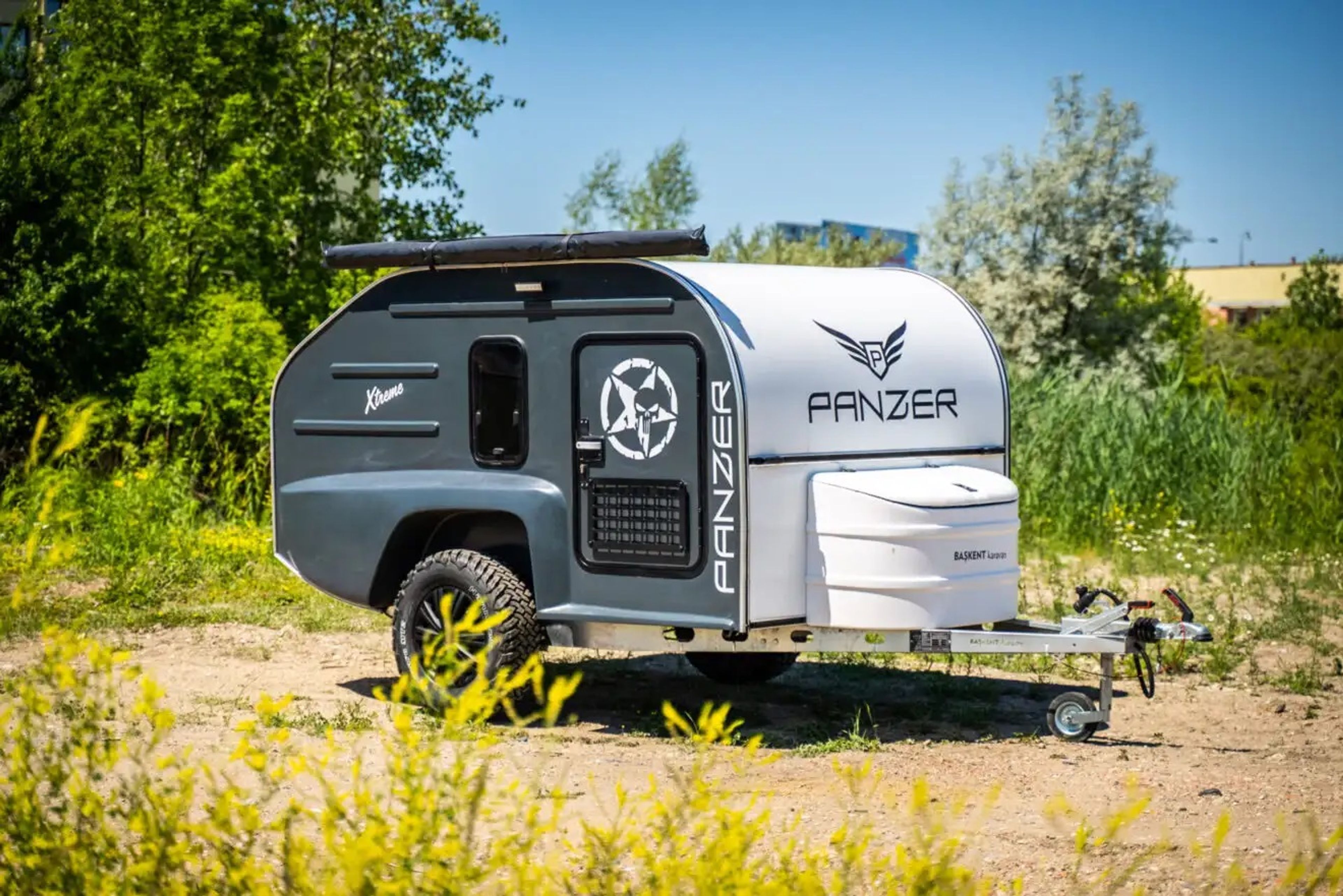 main caravan image