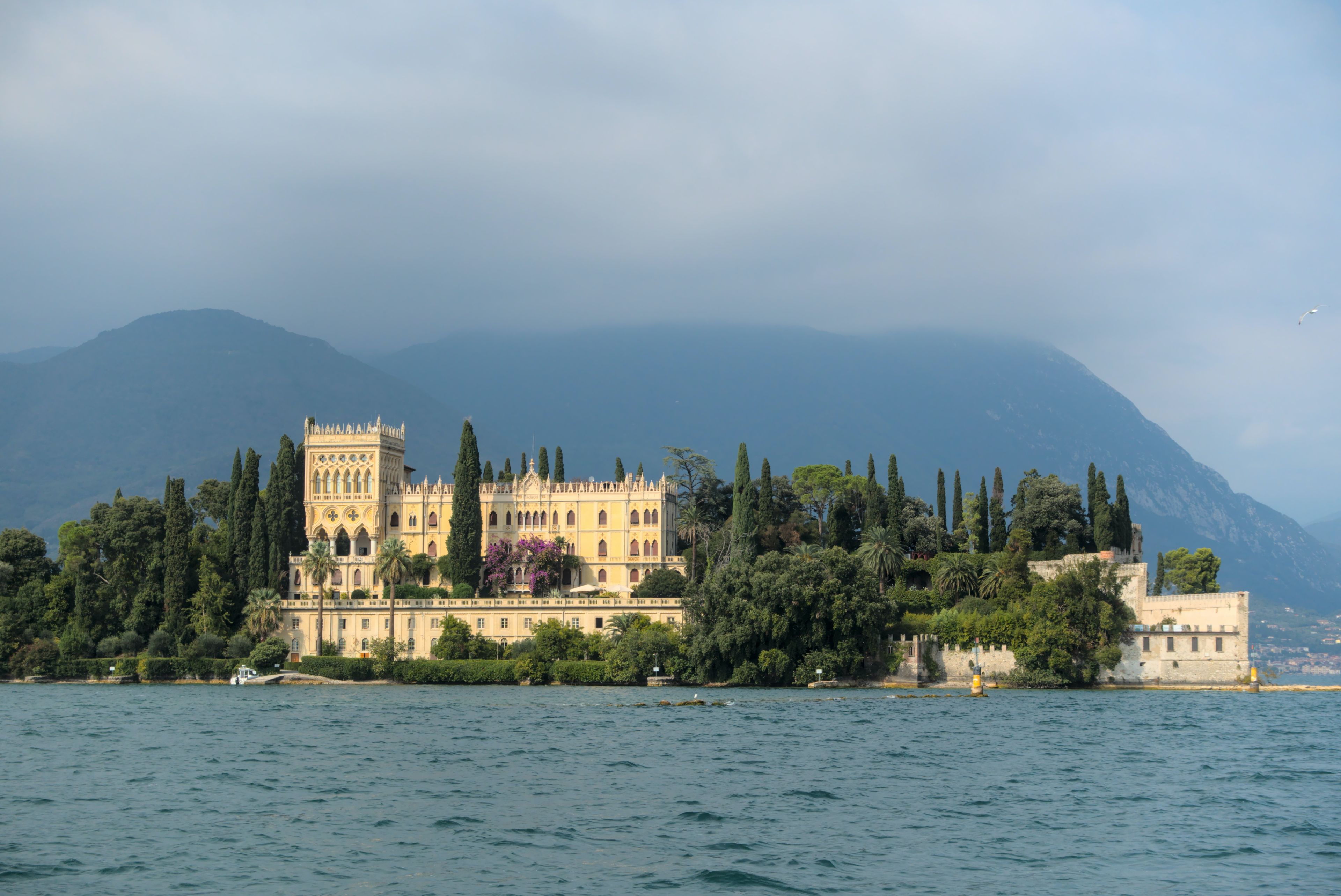 Villa Scipione Borghese sull'Isola del Garda - unsplash