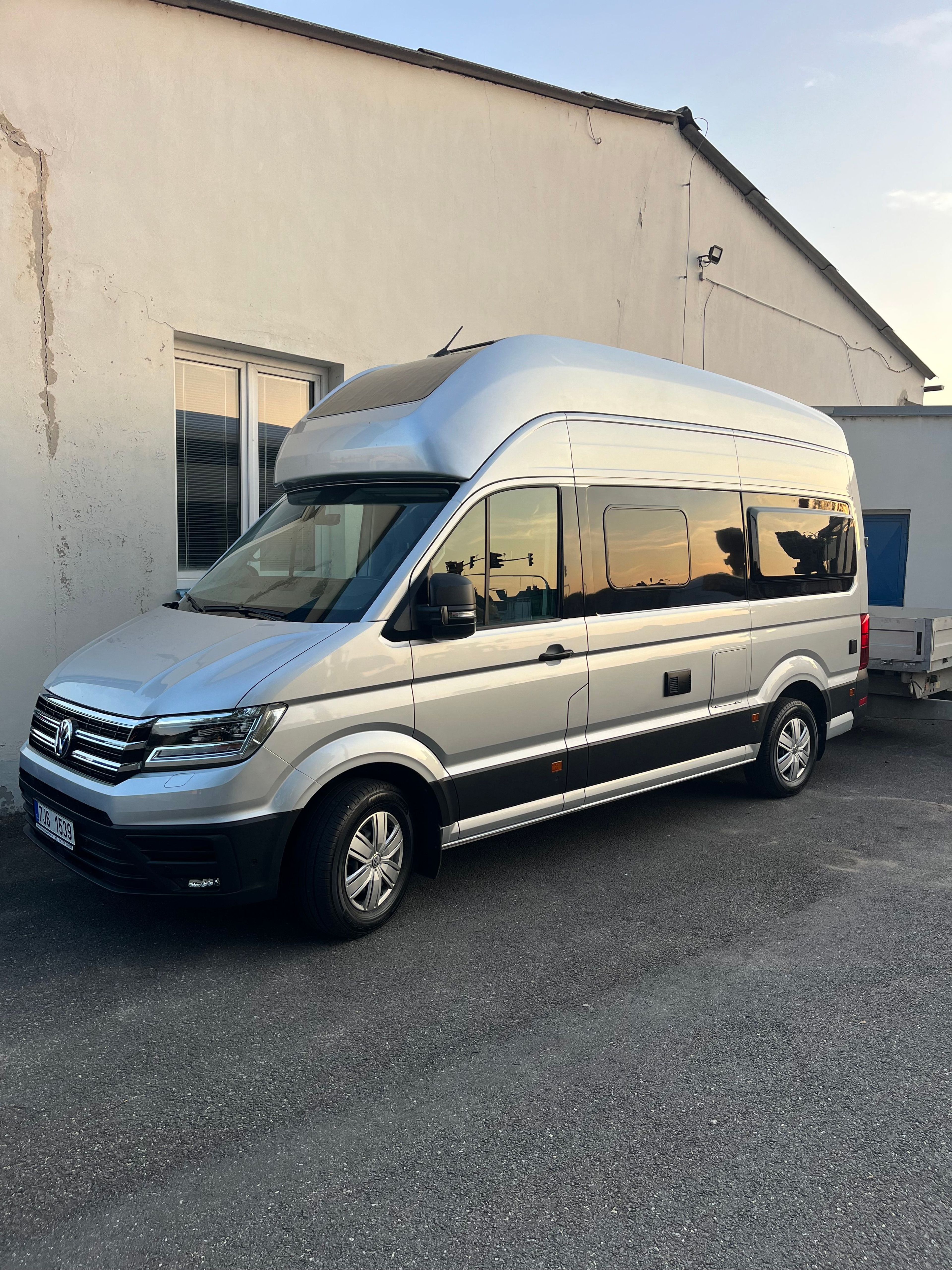 main caravan image