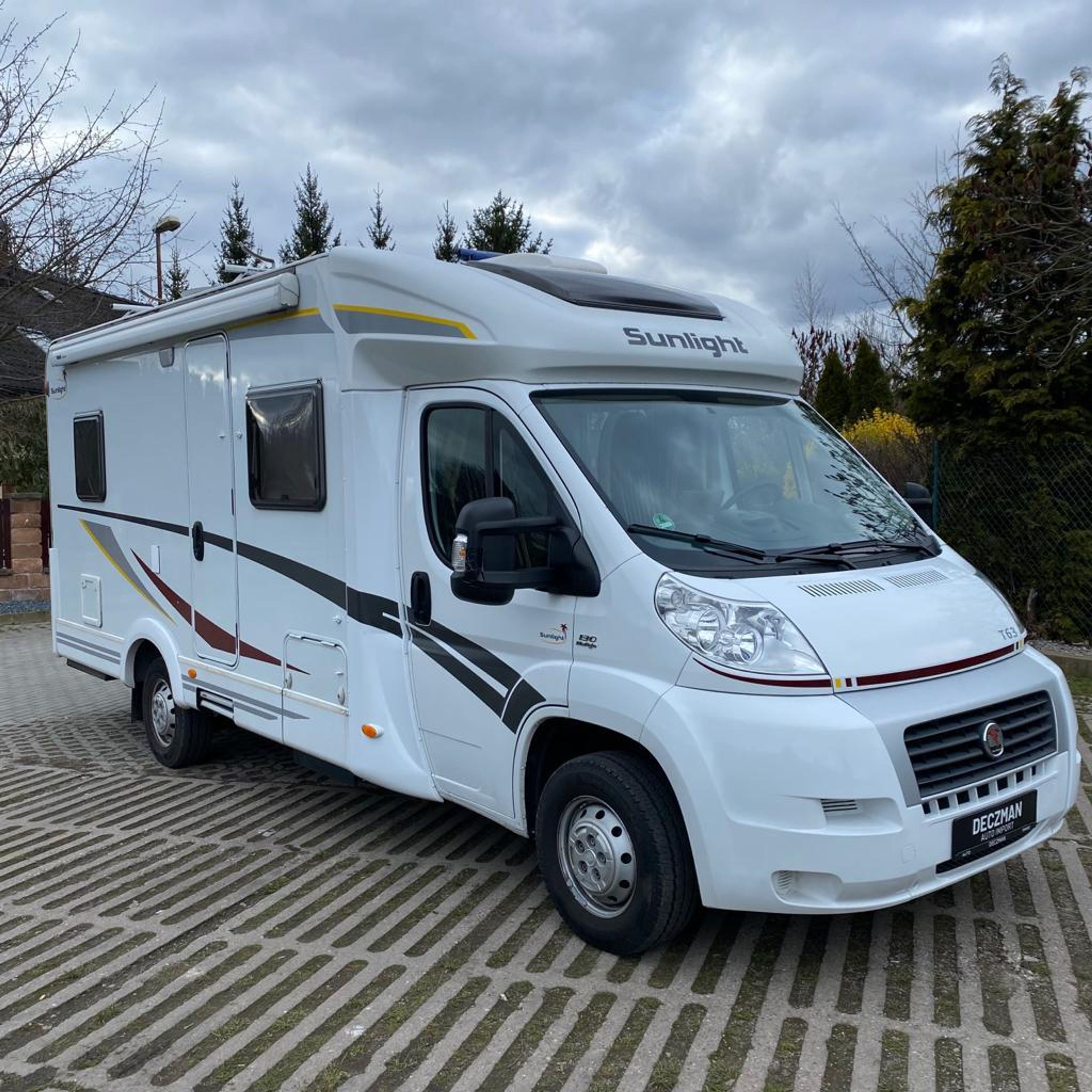 main caravan image
