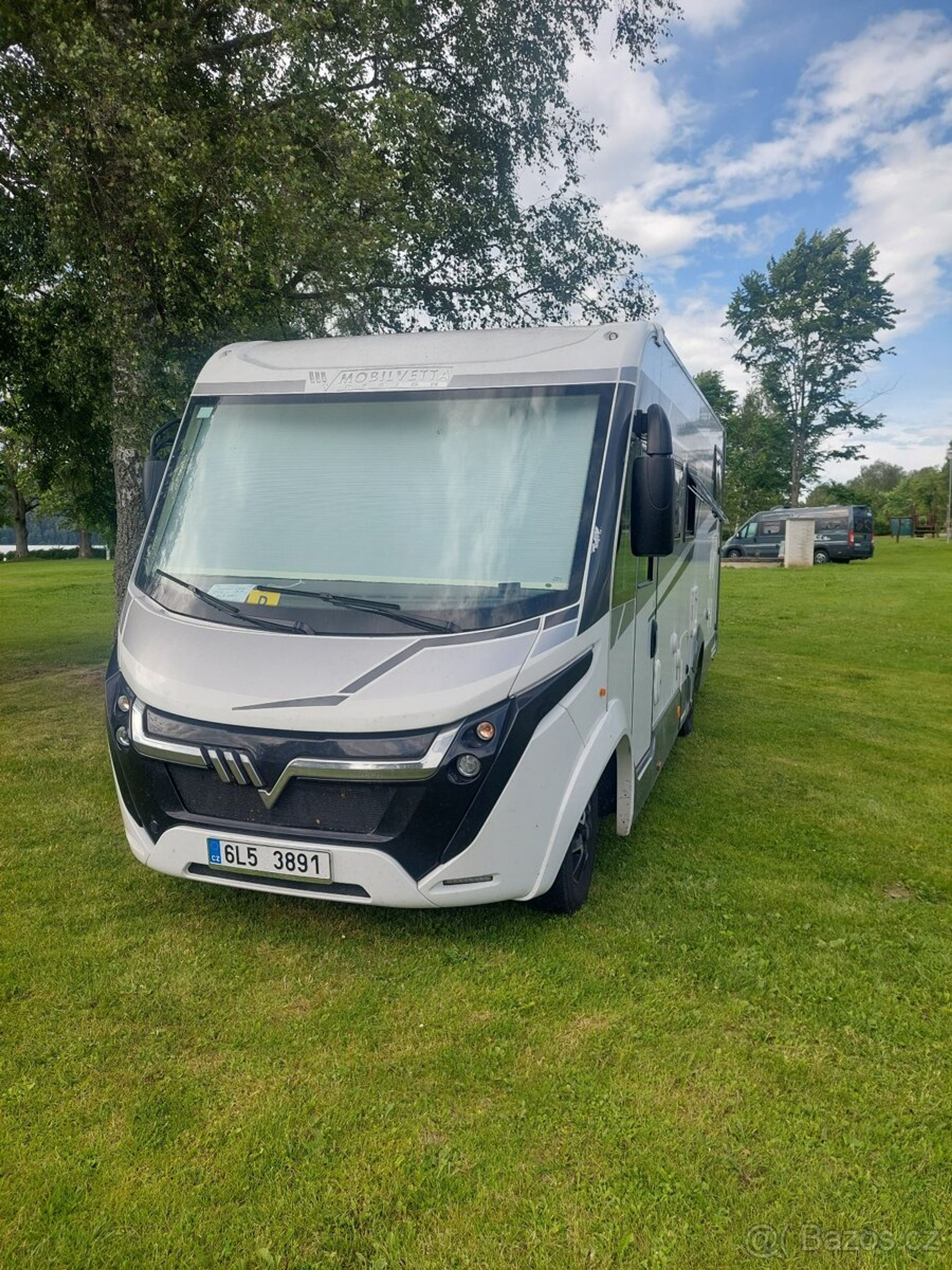 main caravan image