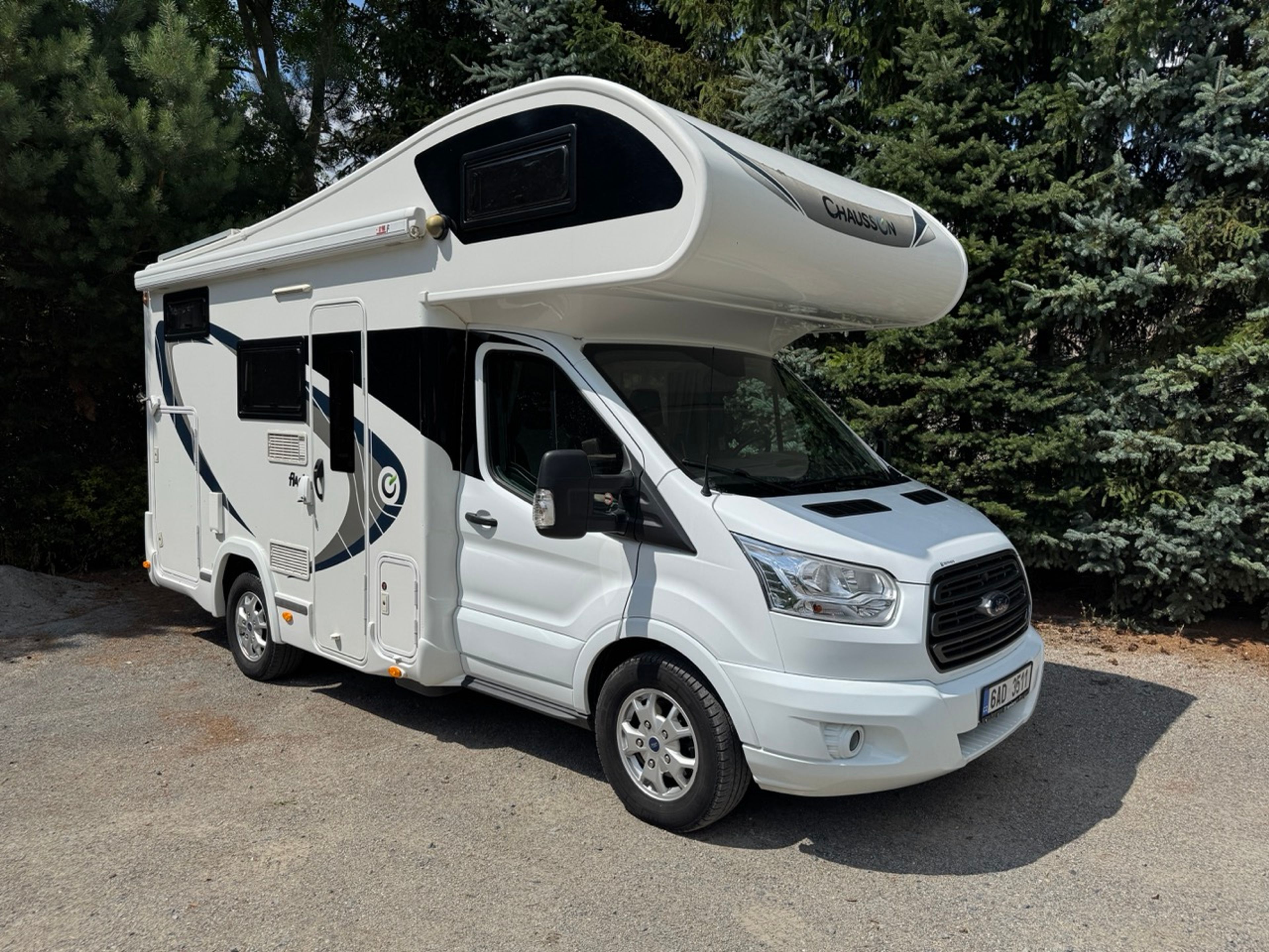 main caravan image