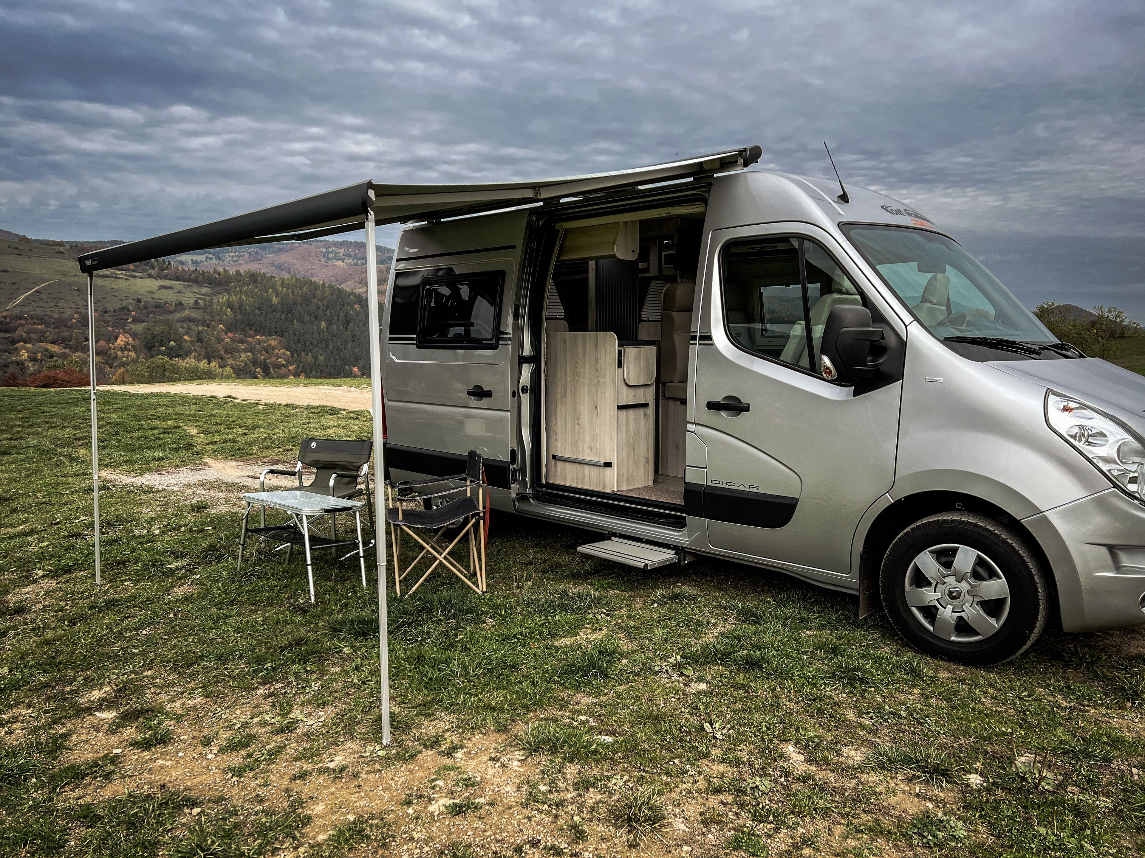 main caravan image