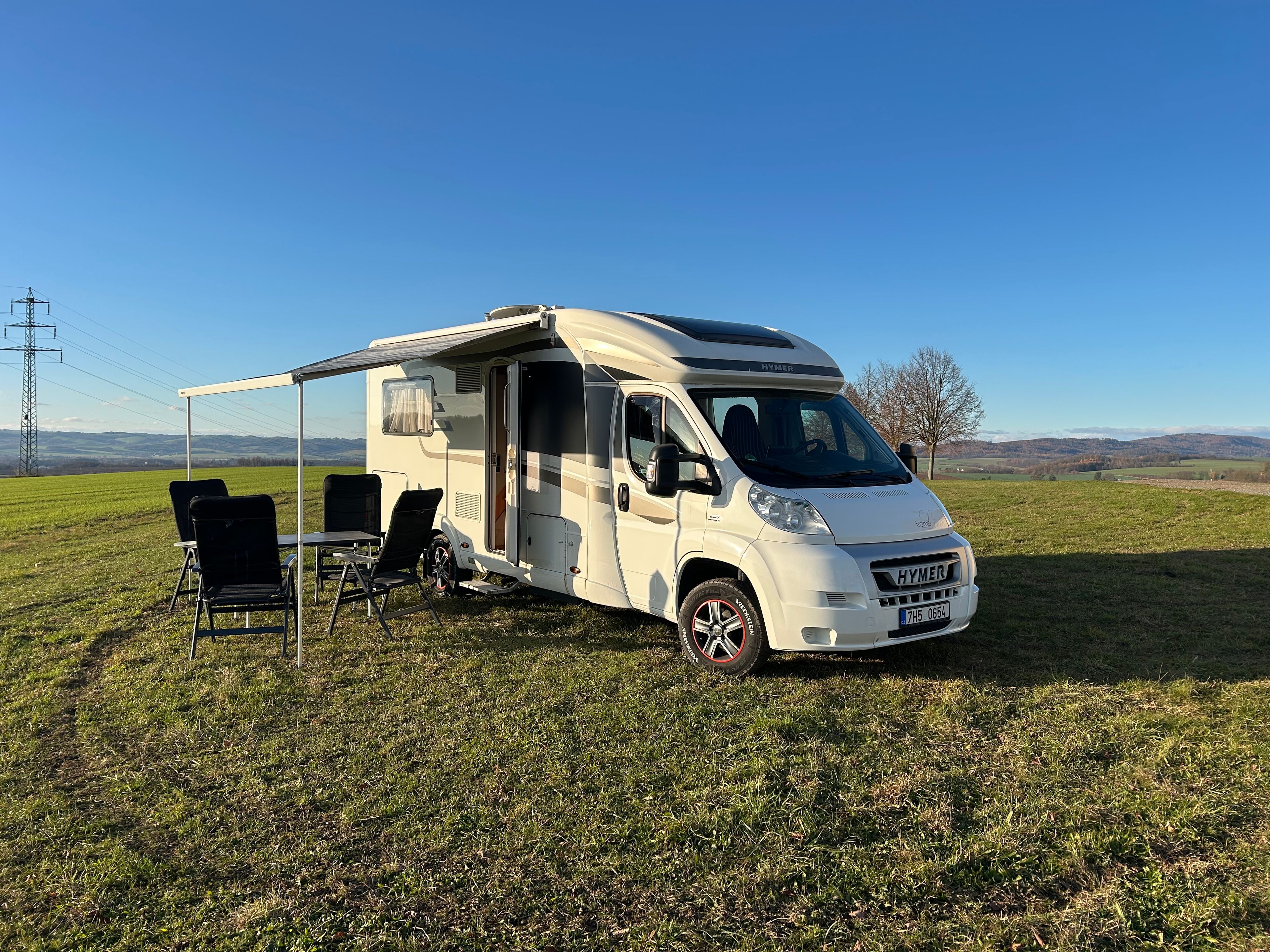 main caravan image