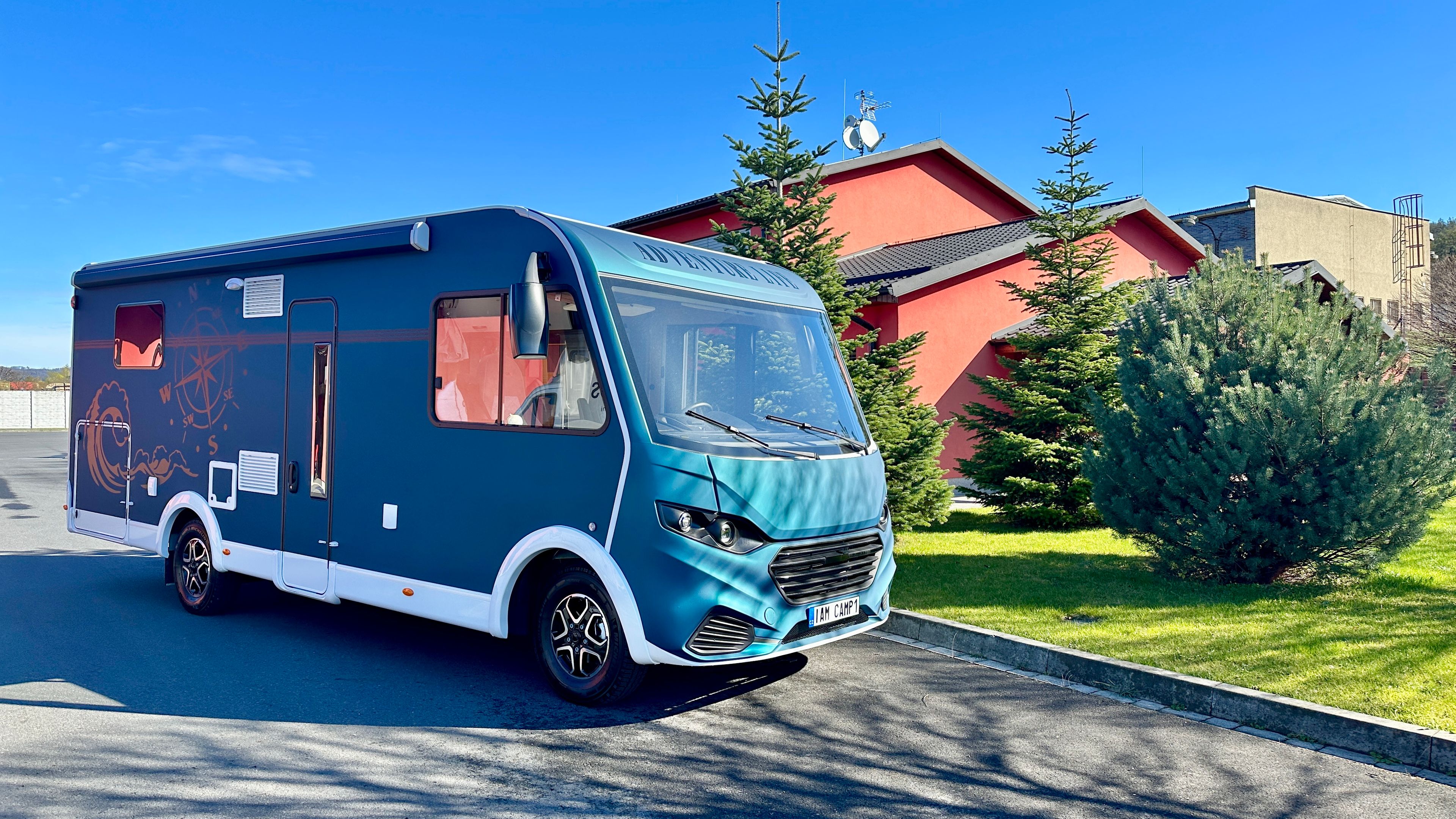 main caravan image