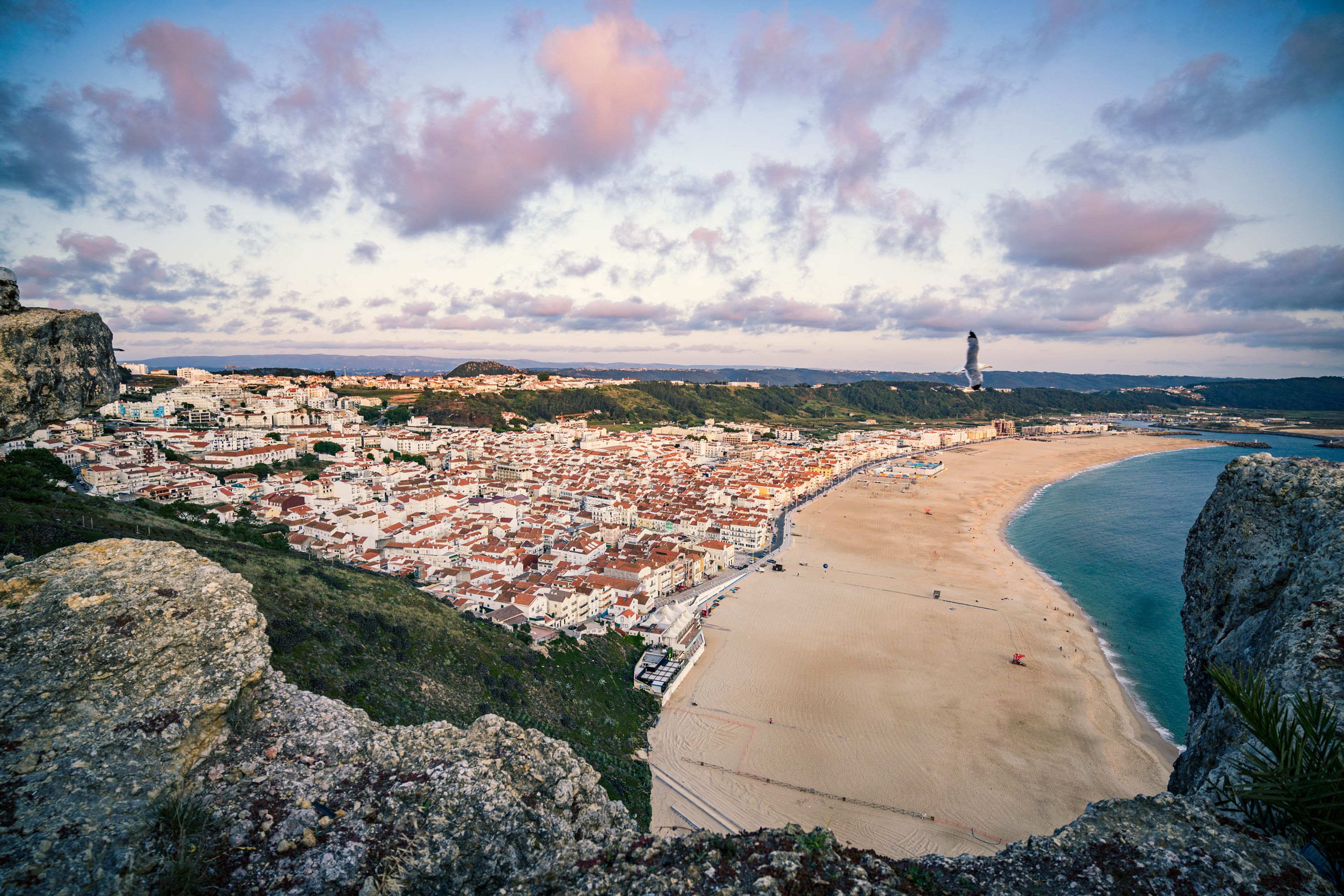 Nazaré, kde jsou vlny až 30 metrů.