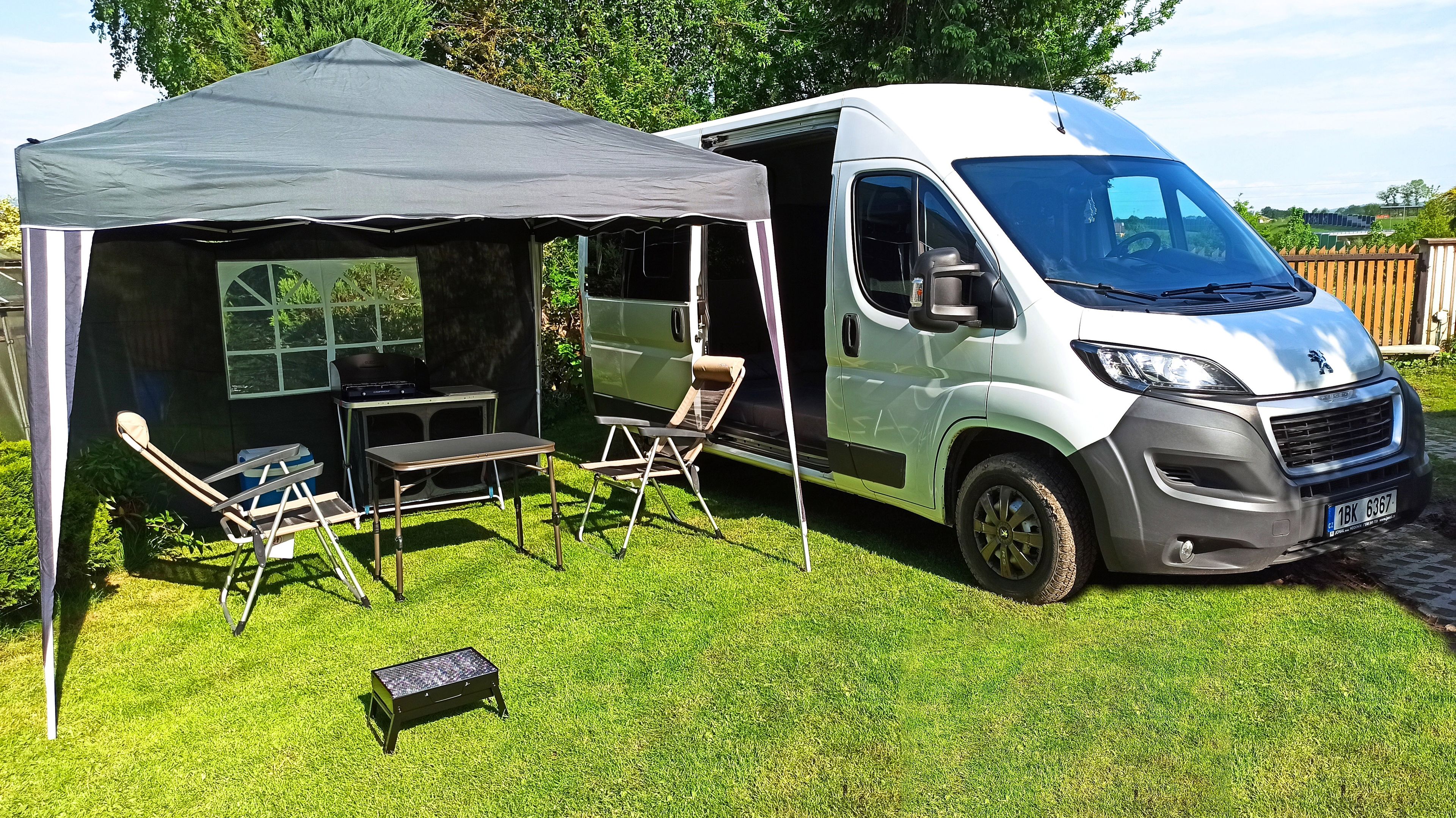 main caravan image