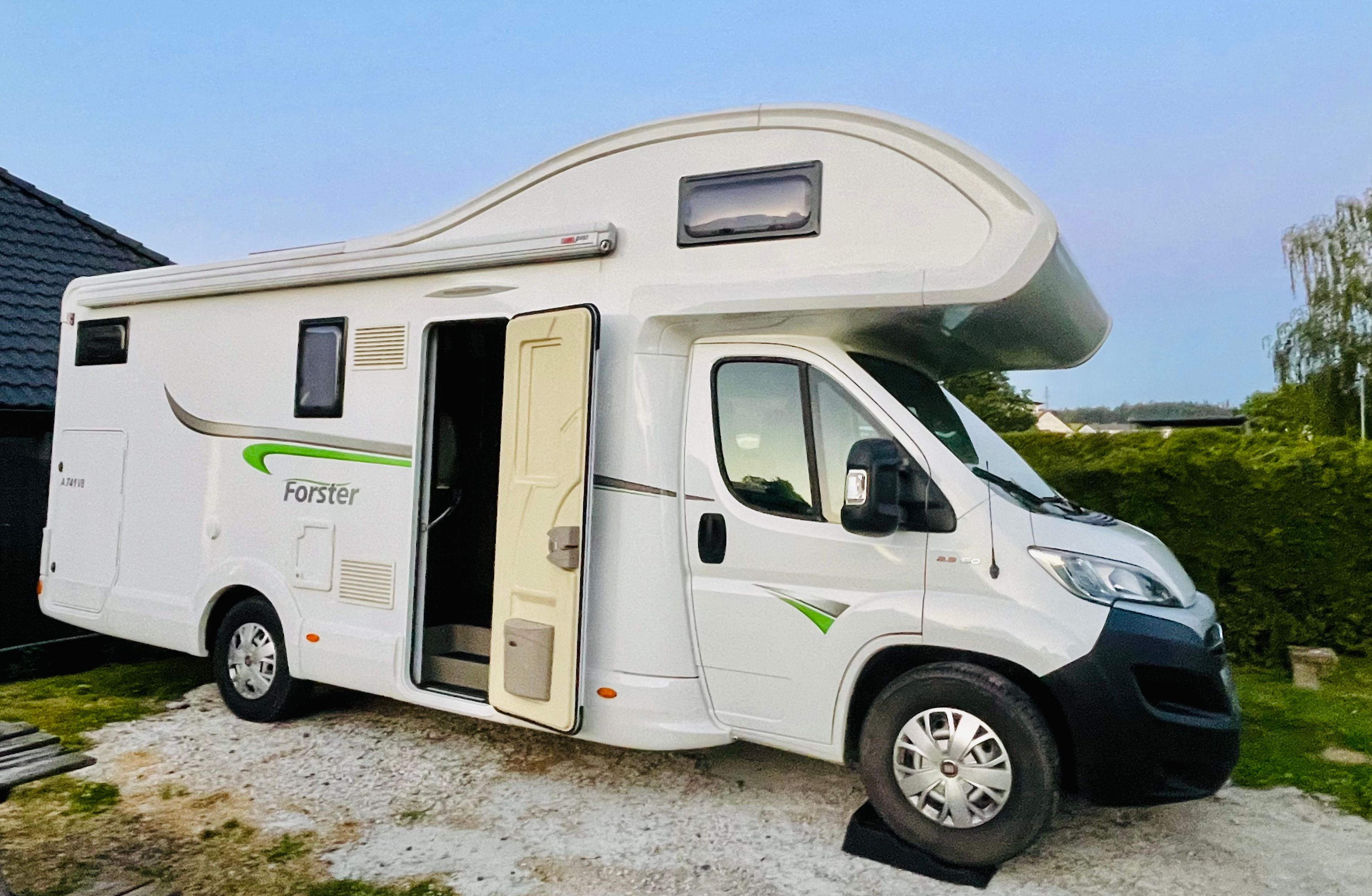 main caravan image