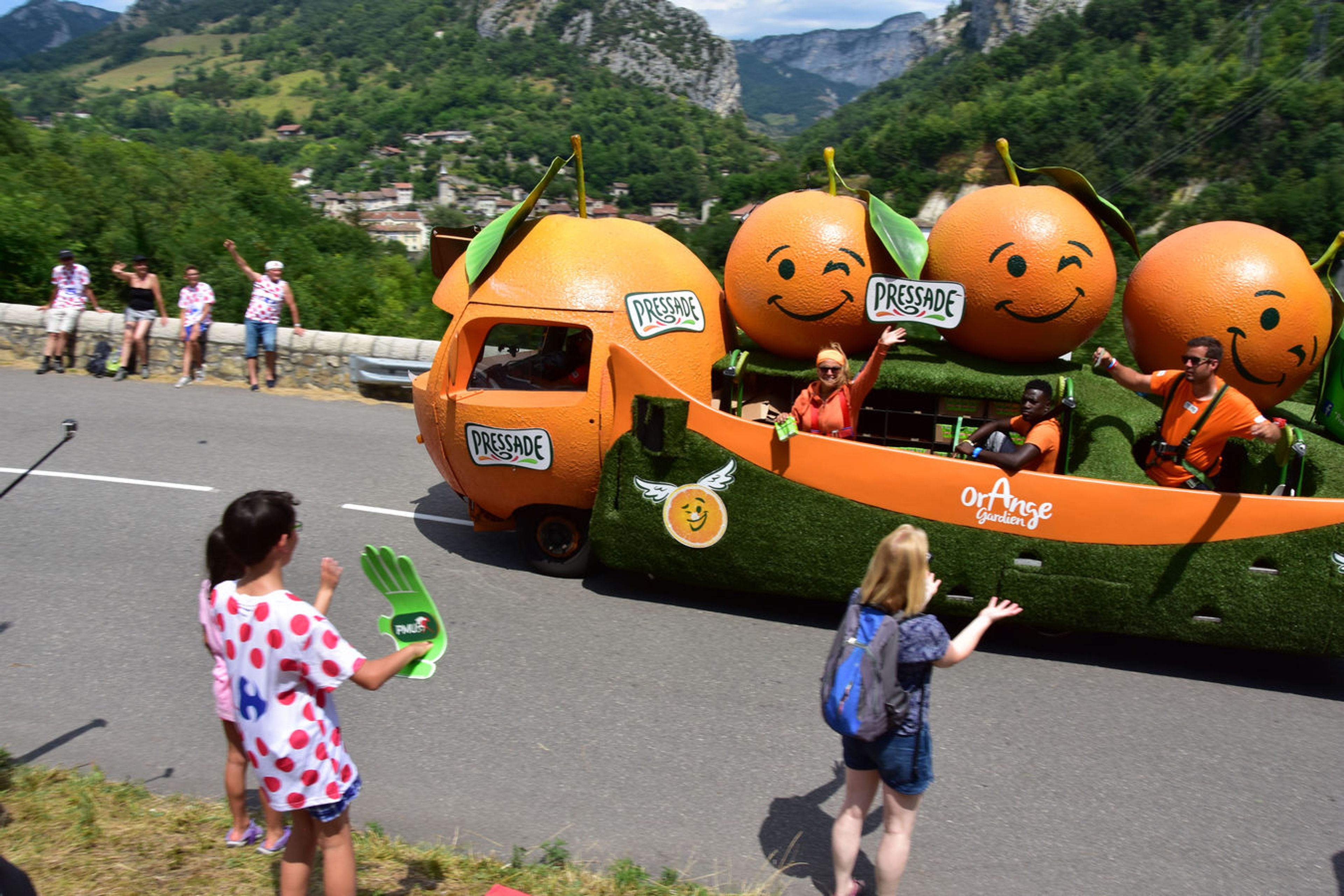 Tour de France obytným autem II: Čekání na peloton