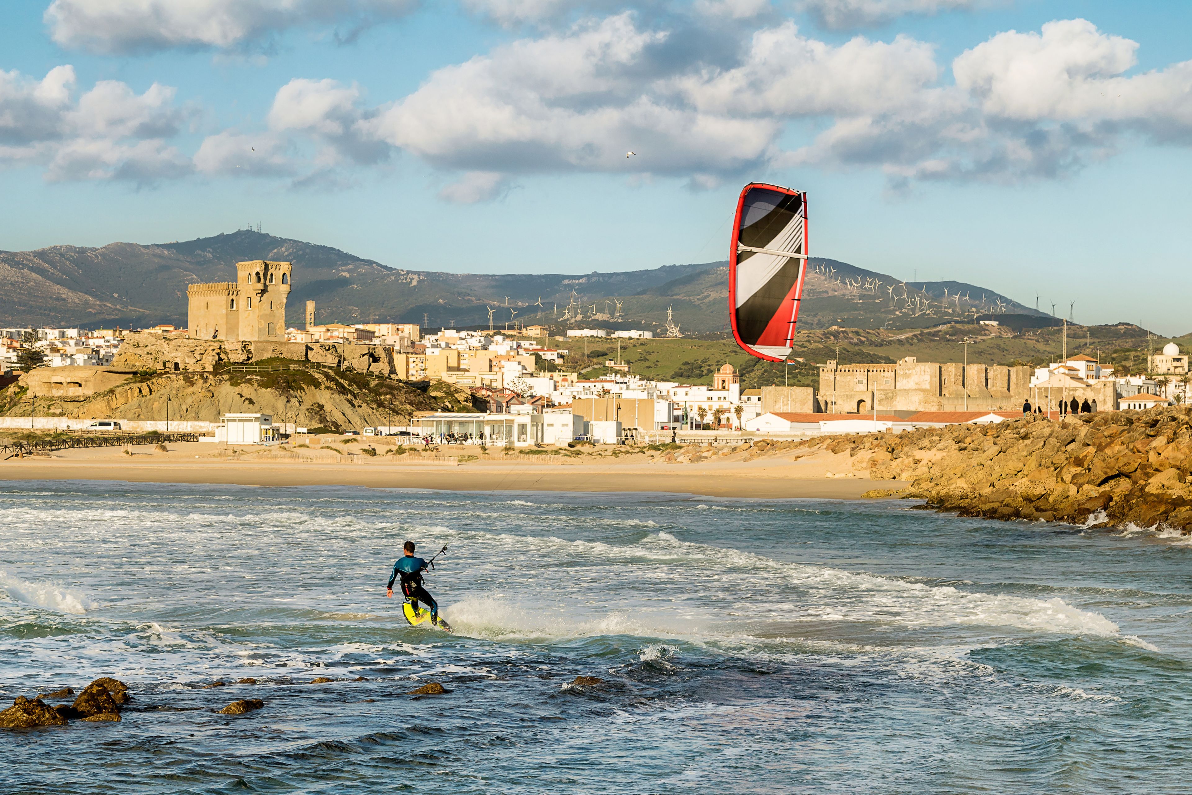Kitesurfing je dřina, ale užijete si zábavu