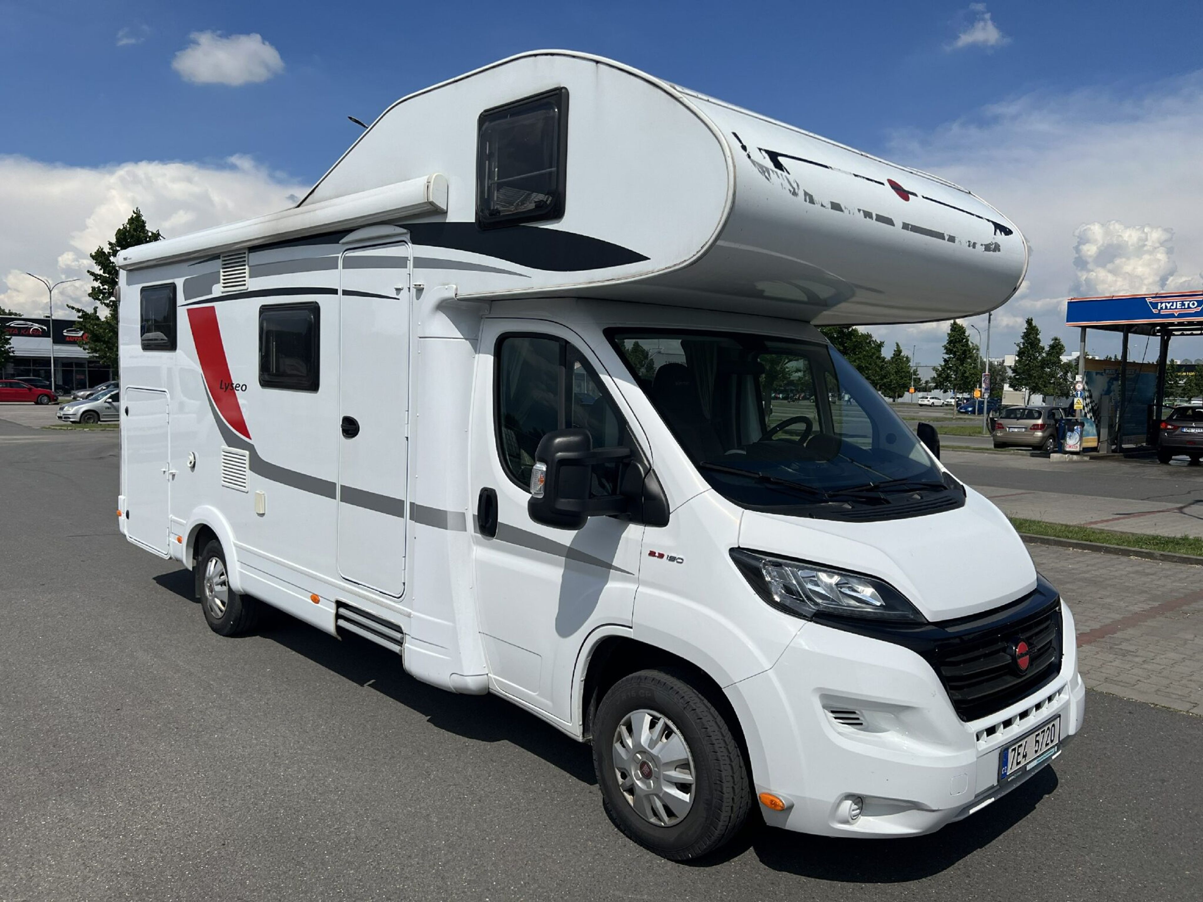 main caravan image