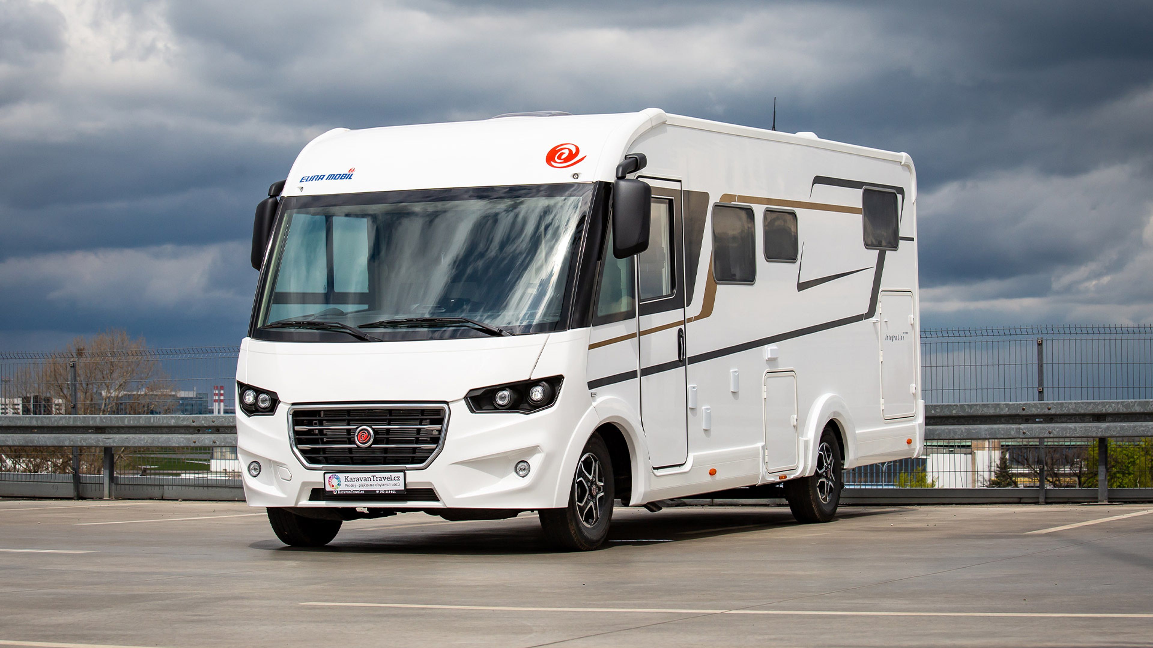 main caravan image