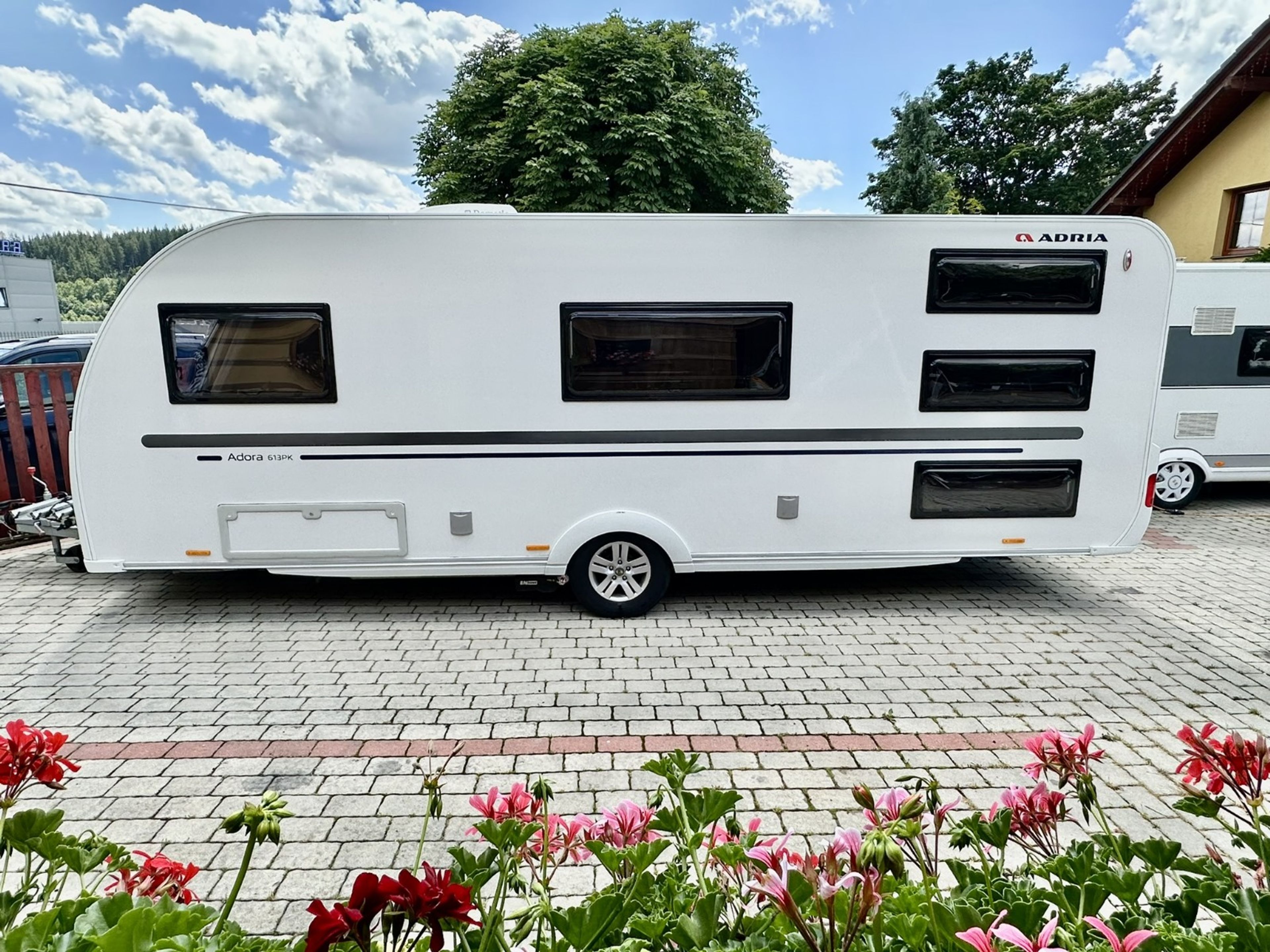 main caravan image