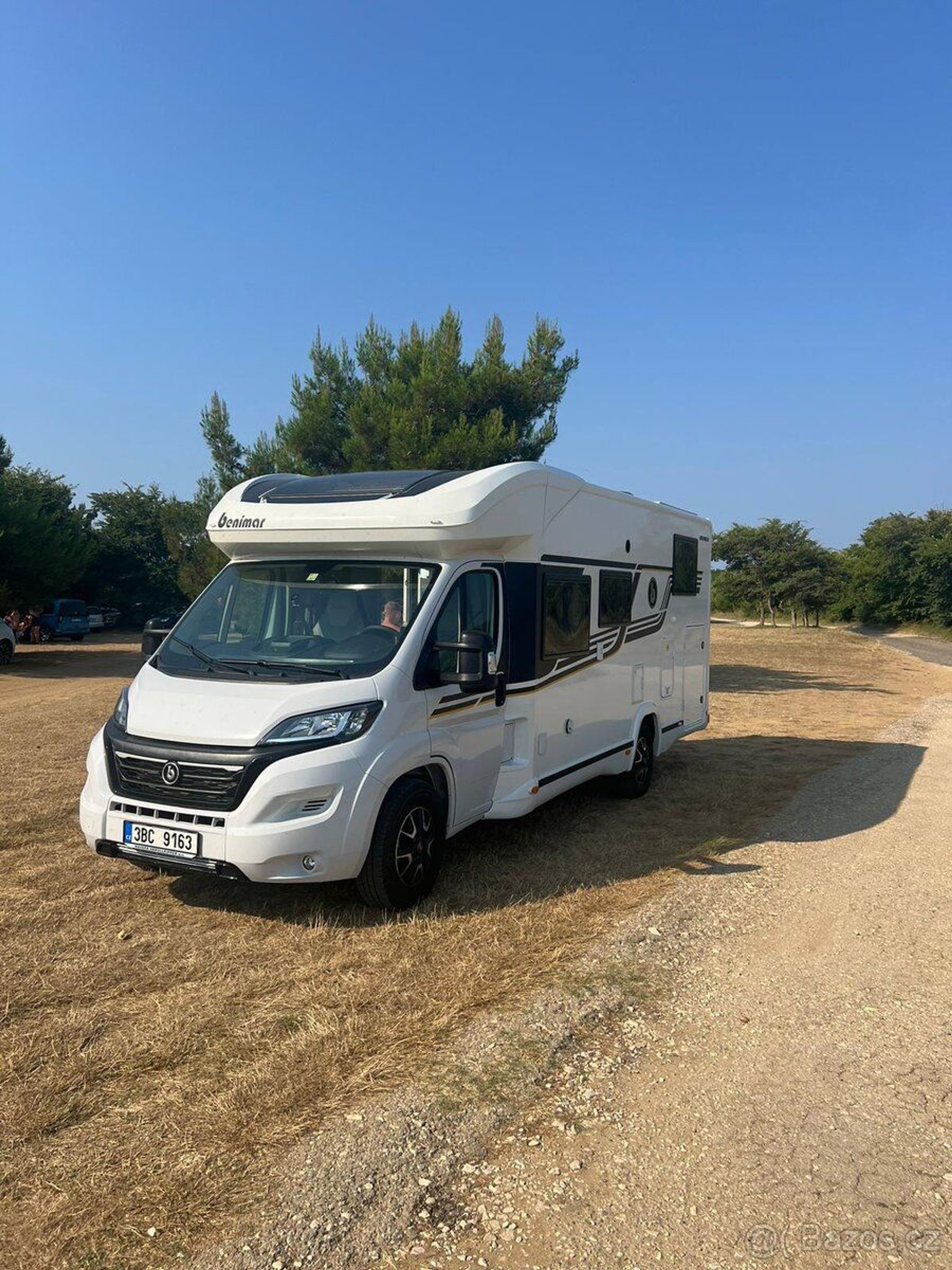 main caravan image