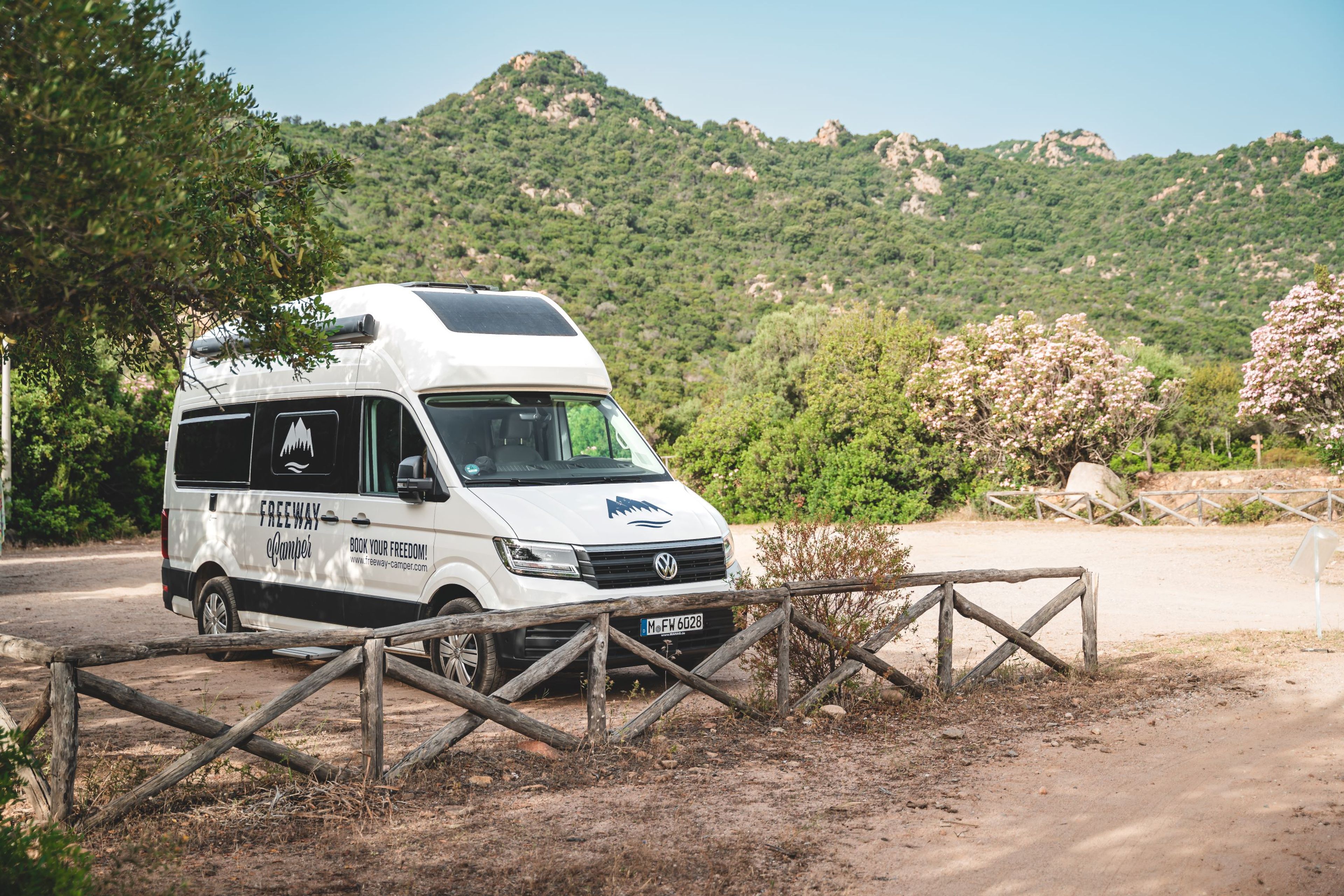 Mit dem Wohnmobil nach Griechenland: 2 Top-Routen & wichtige Tipps