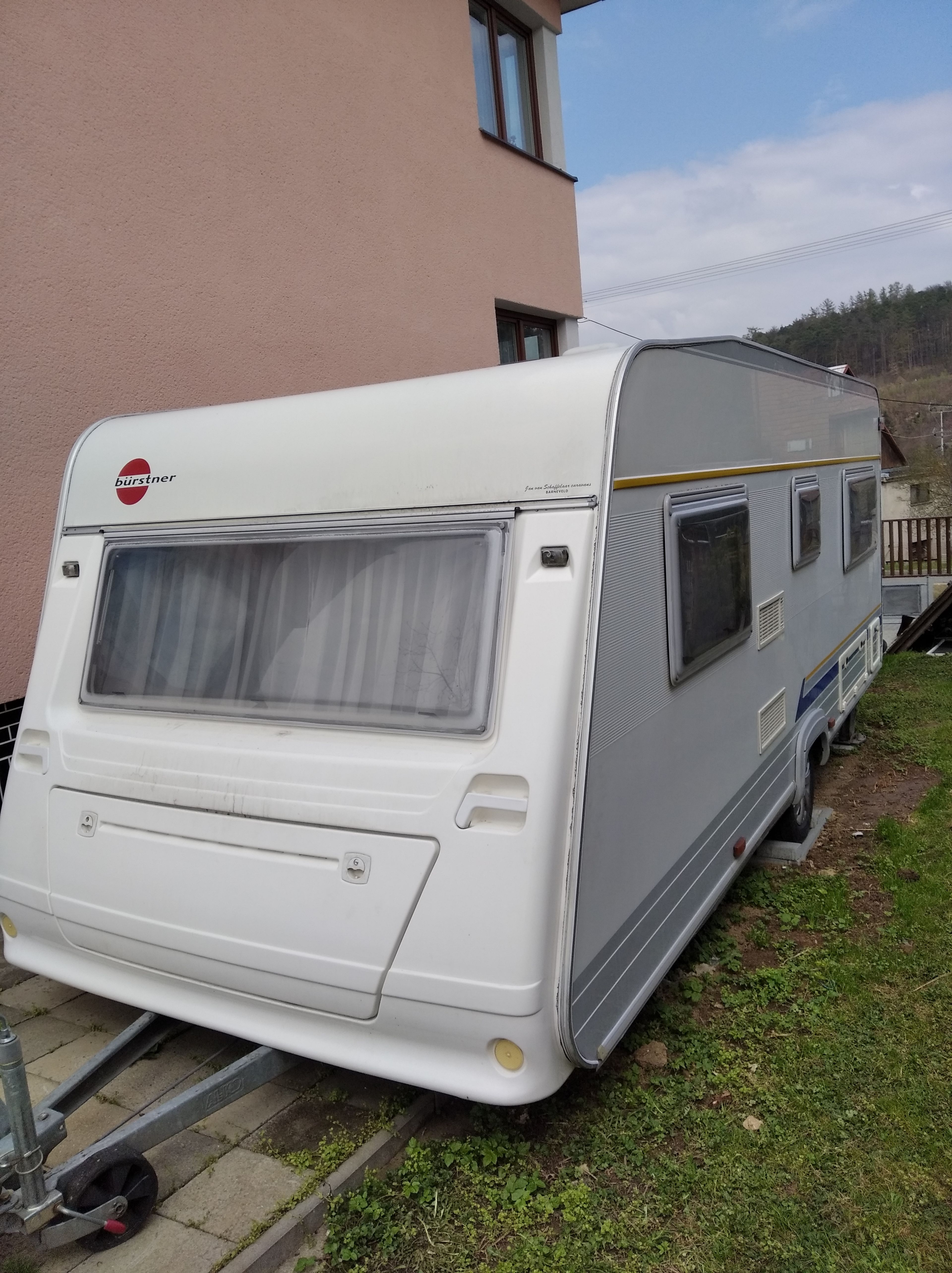 main caravan image