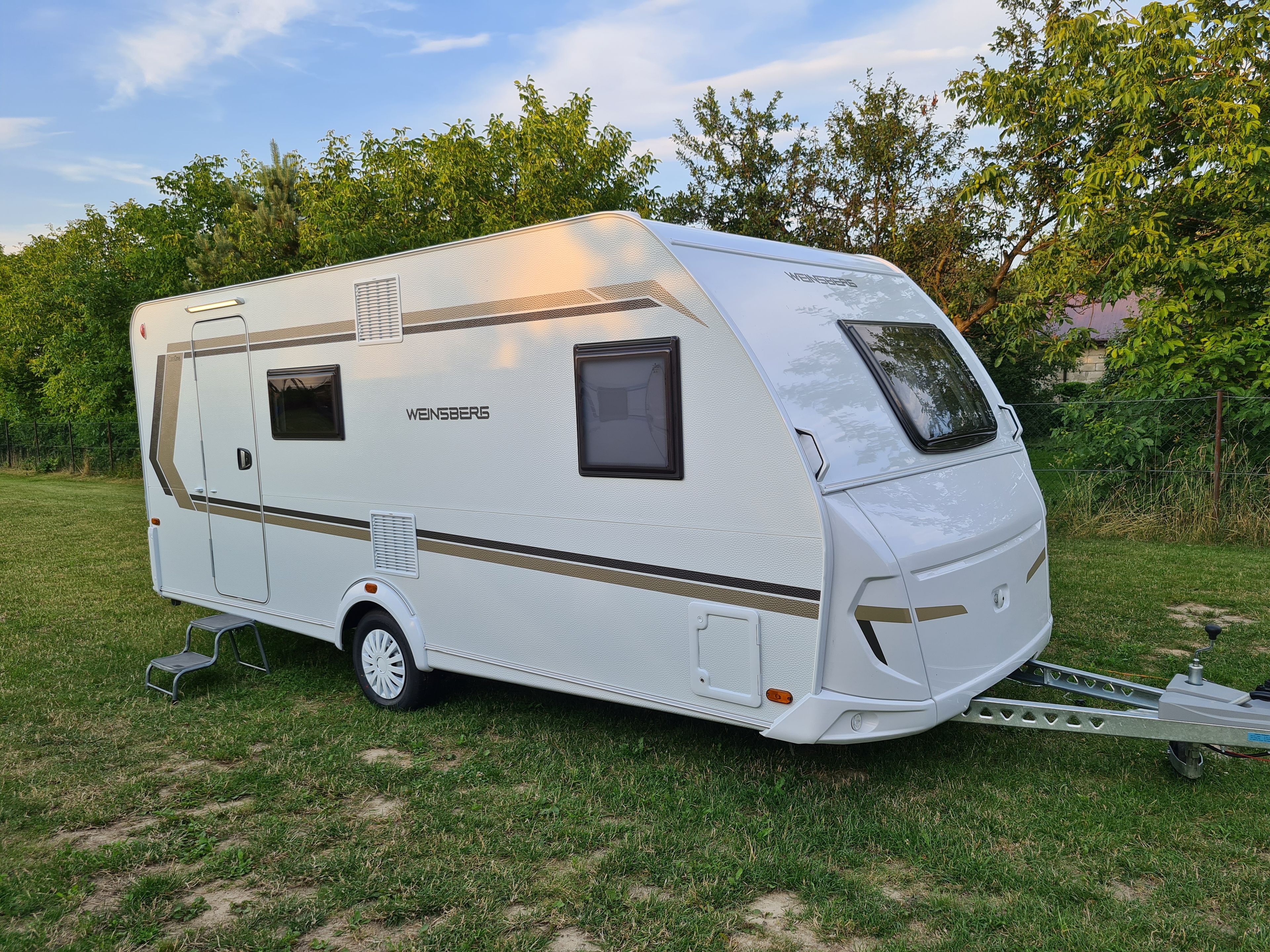 main caravan image