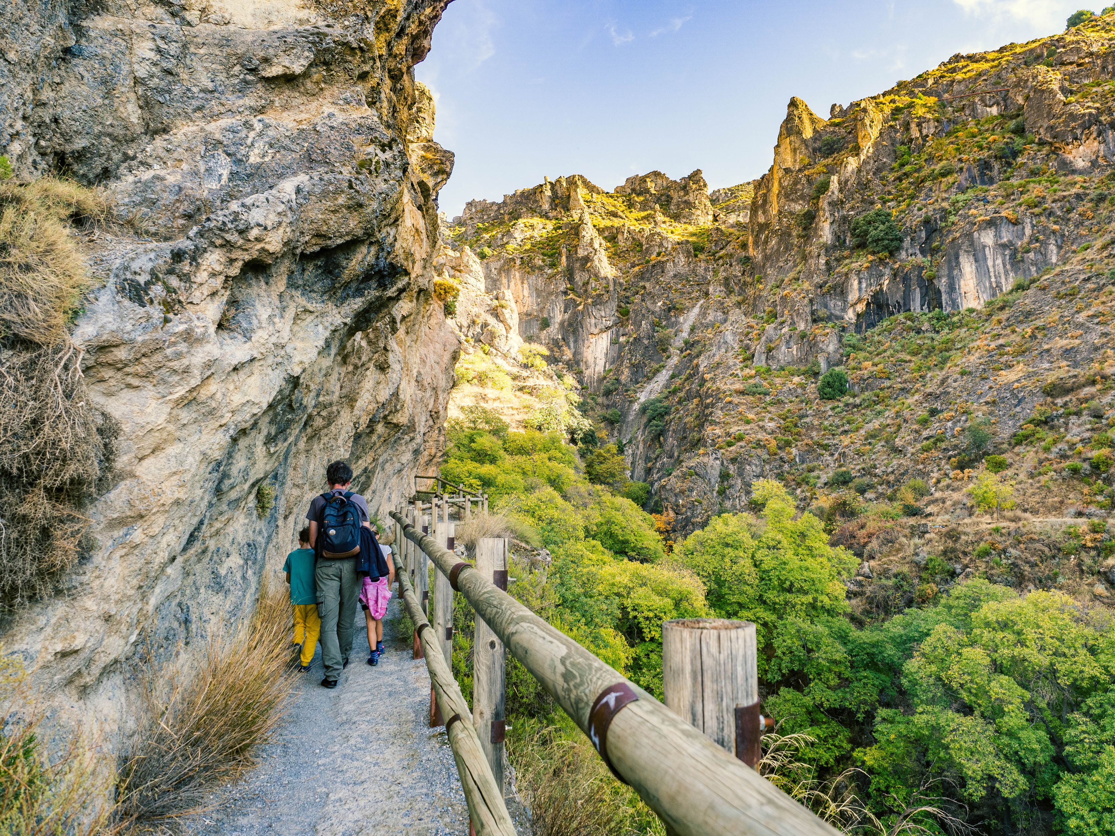 Nezapomeňte doma trekovou obuv, v Andalusii se vám bude hodit.