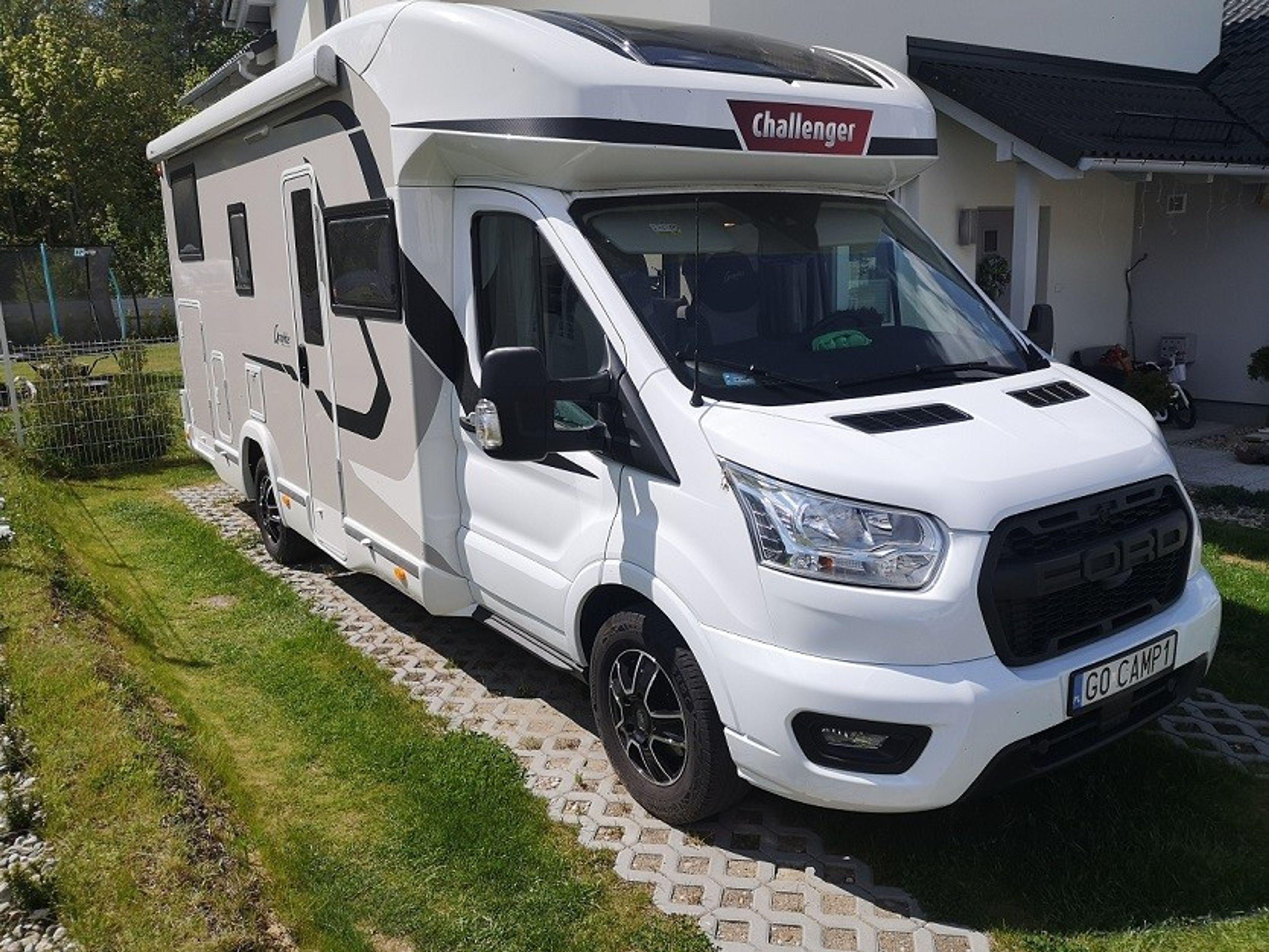 main caravan image