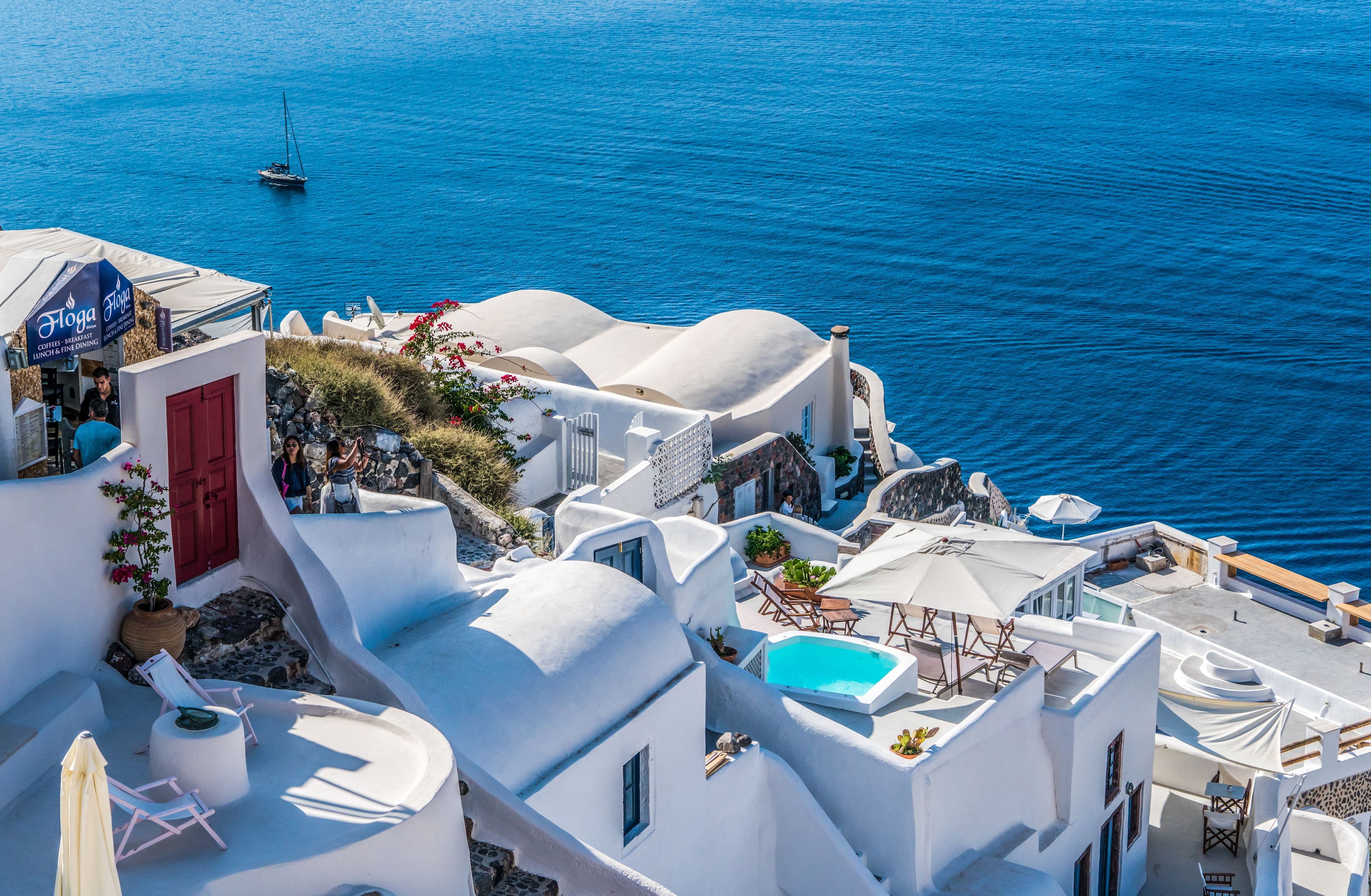 Kamperem do Grecji – jakie opłaty czekają Cię po drodze i które miejscówki koniecznie odwiedzić?