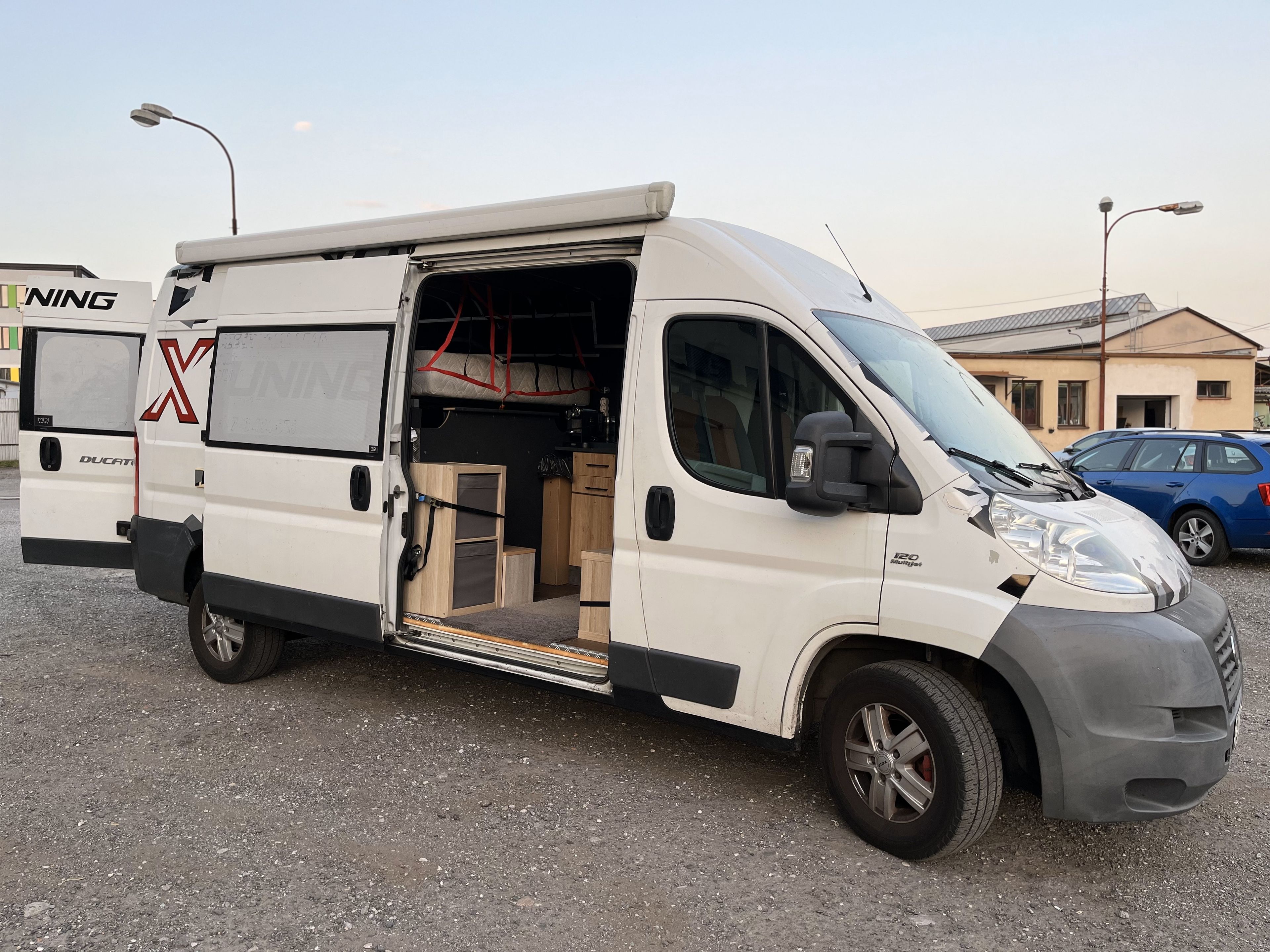 main caravan image