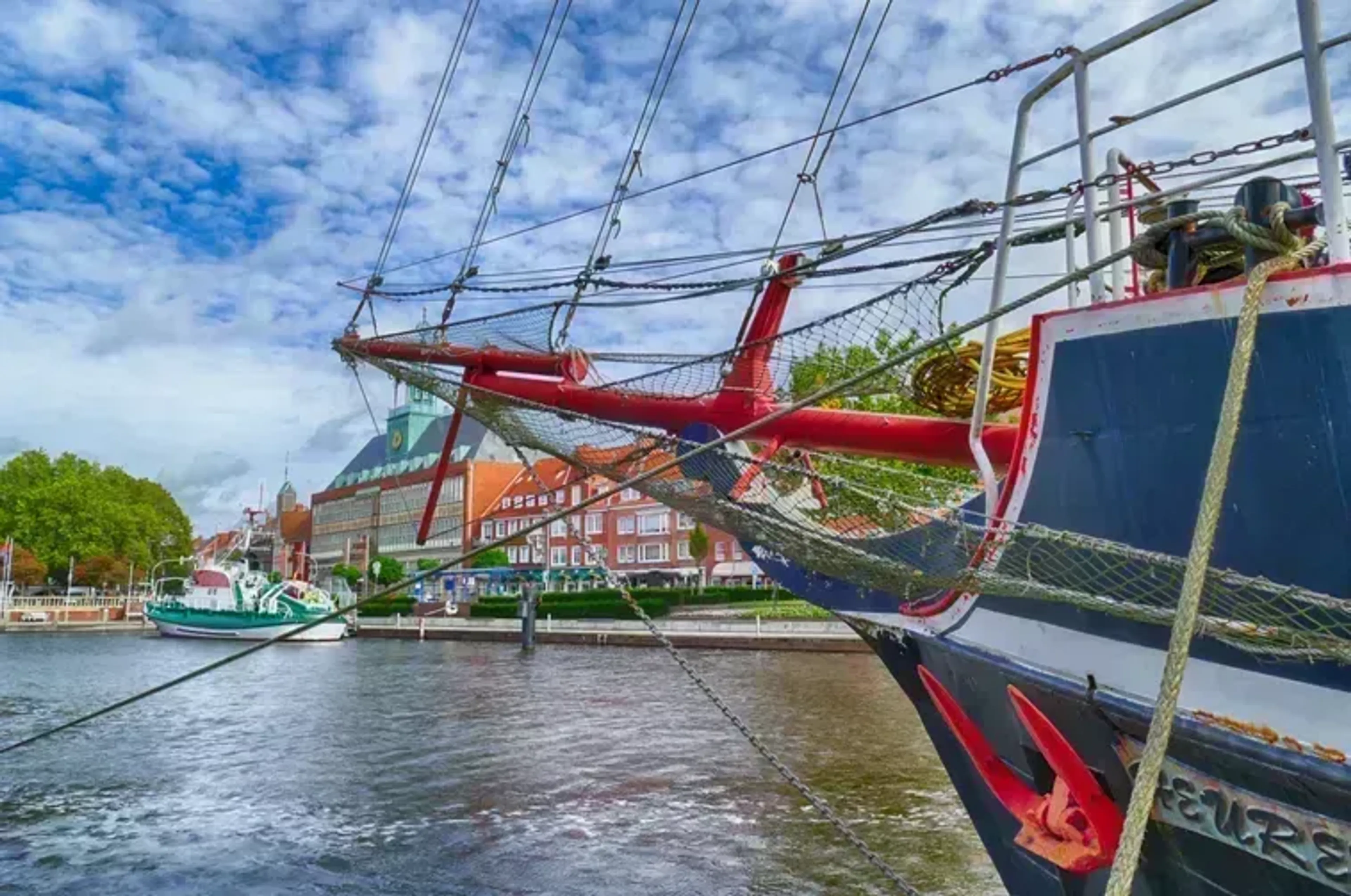 Wohnmobil mieten in Emden-Leer