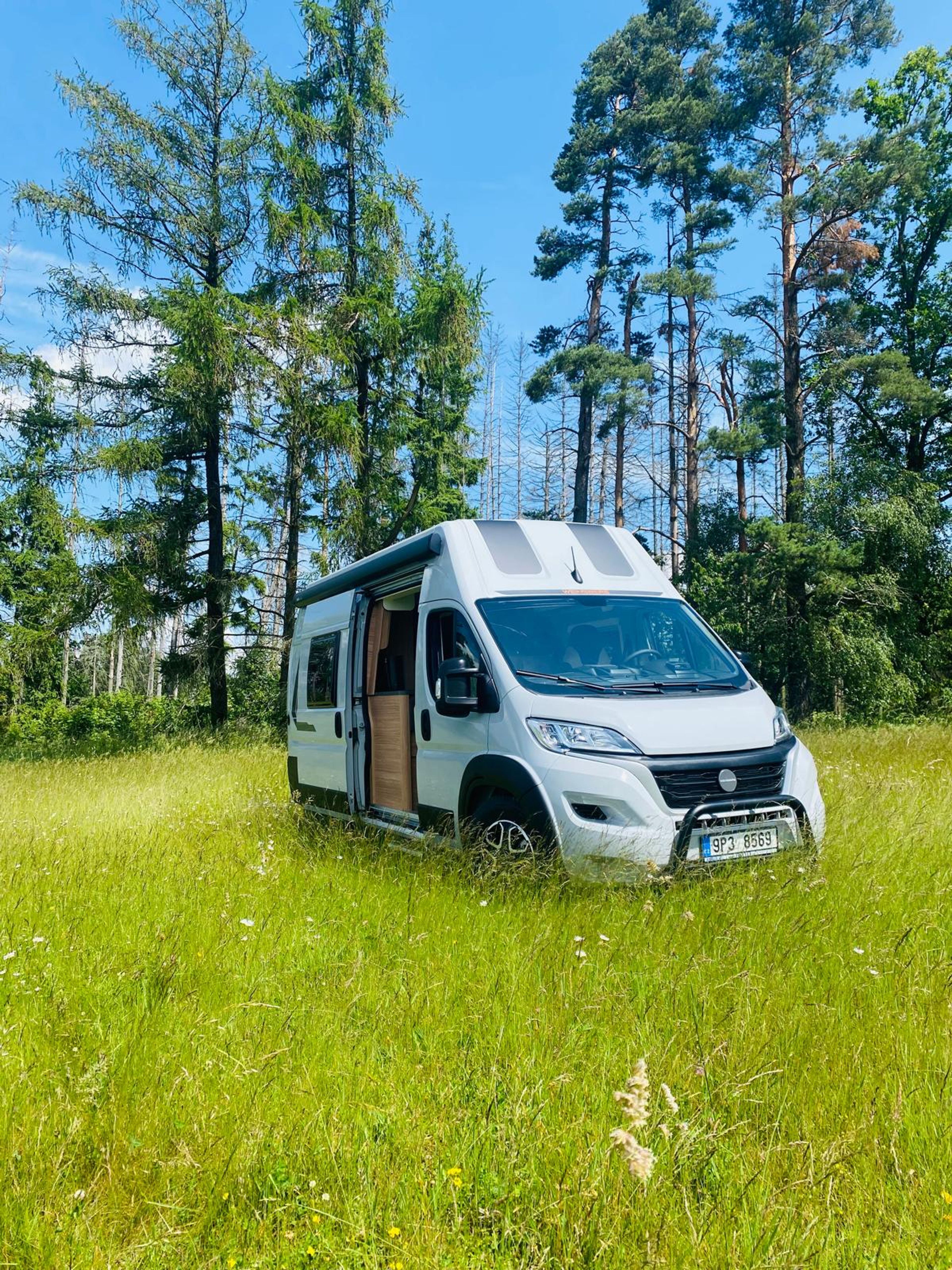 main caravan image