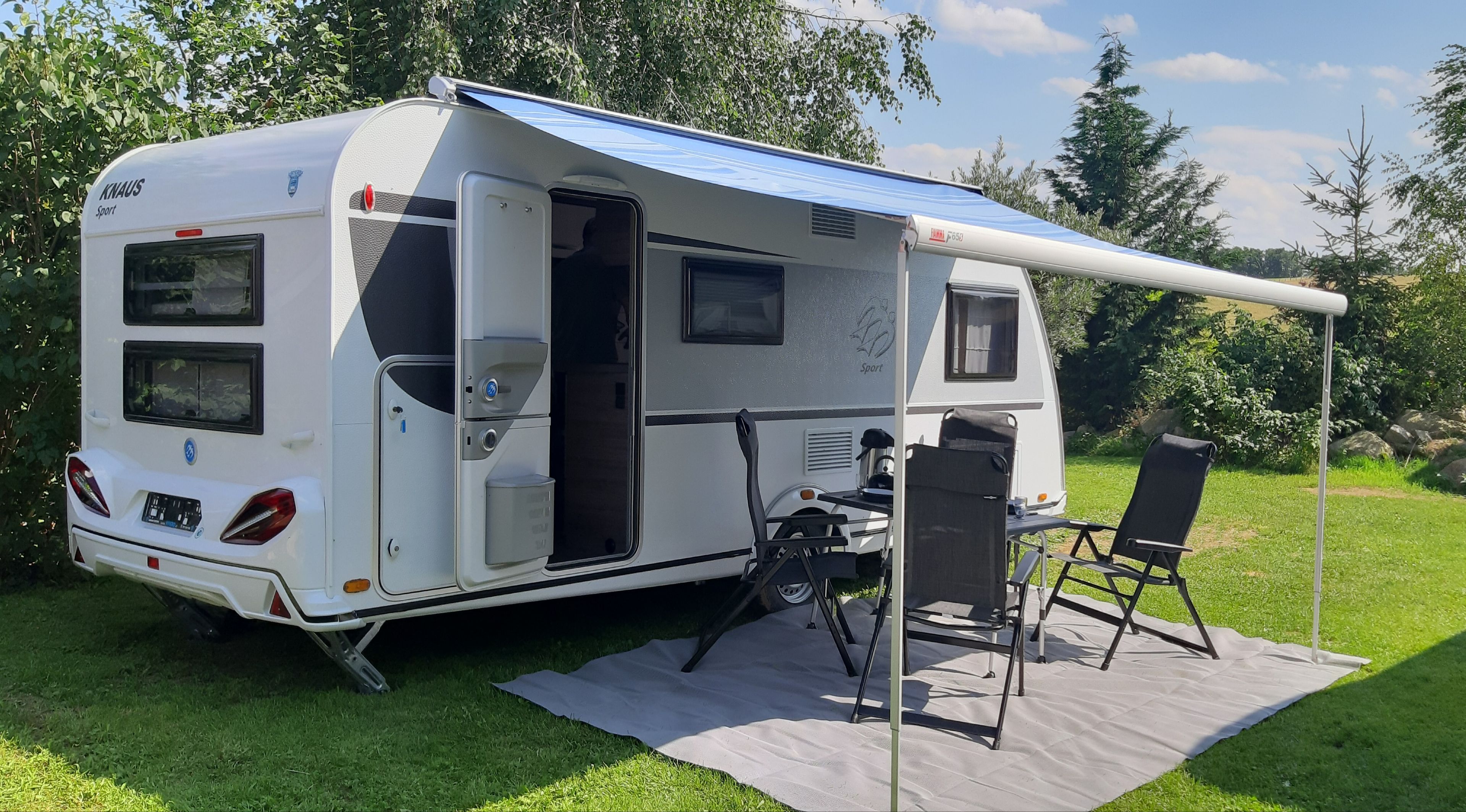 main caravan image