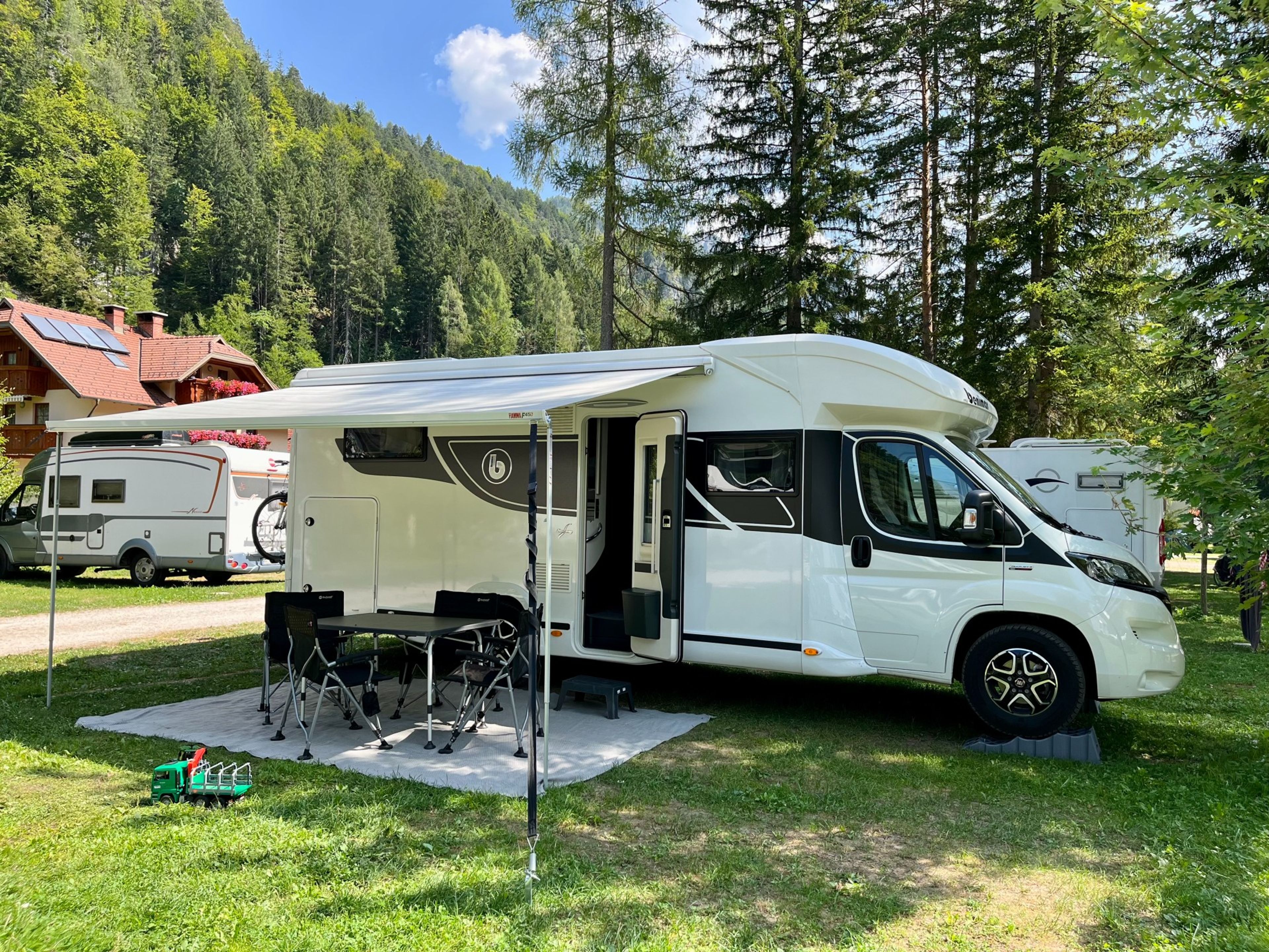 main caravan image