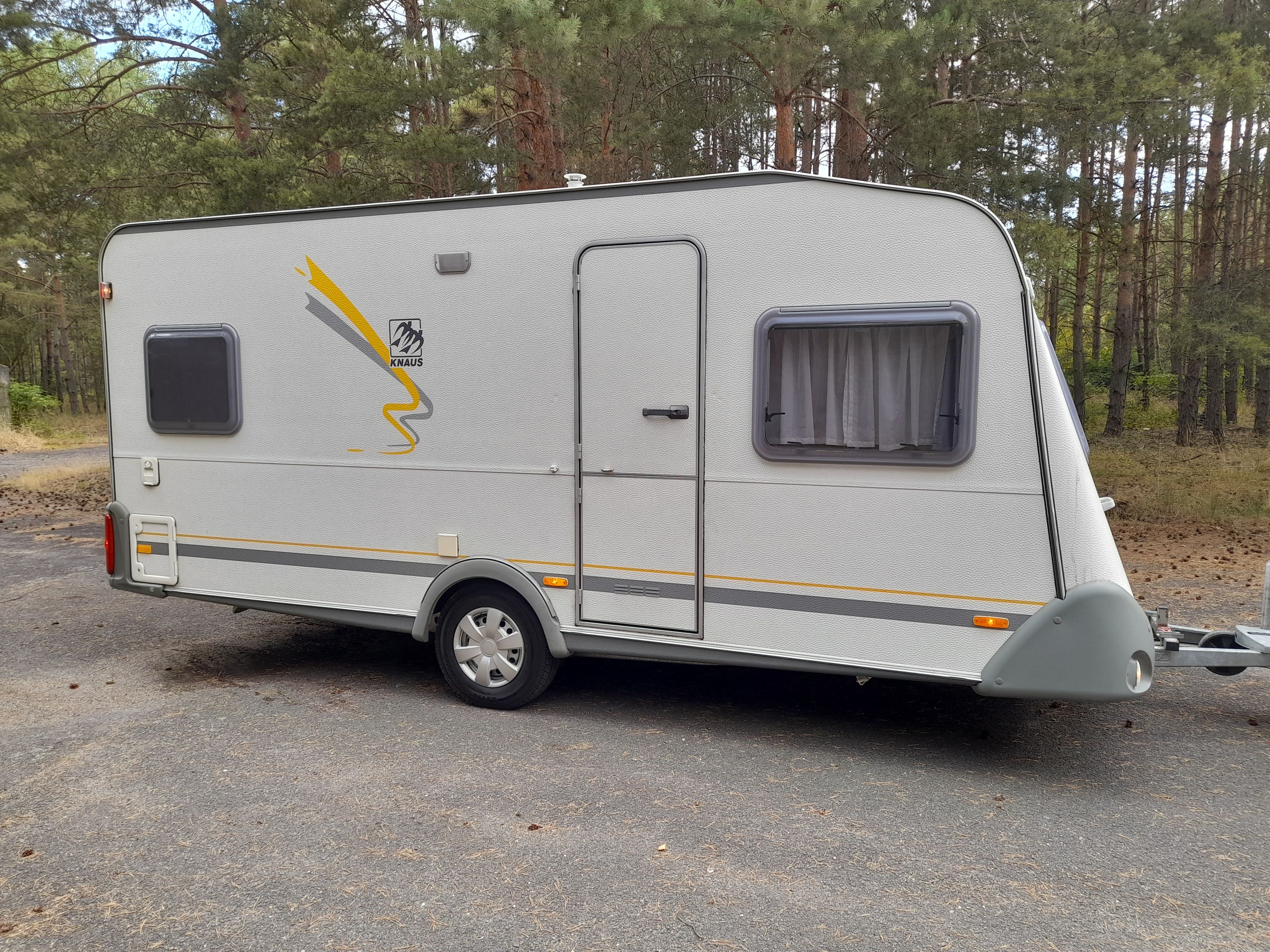 main caravan image