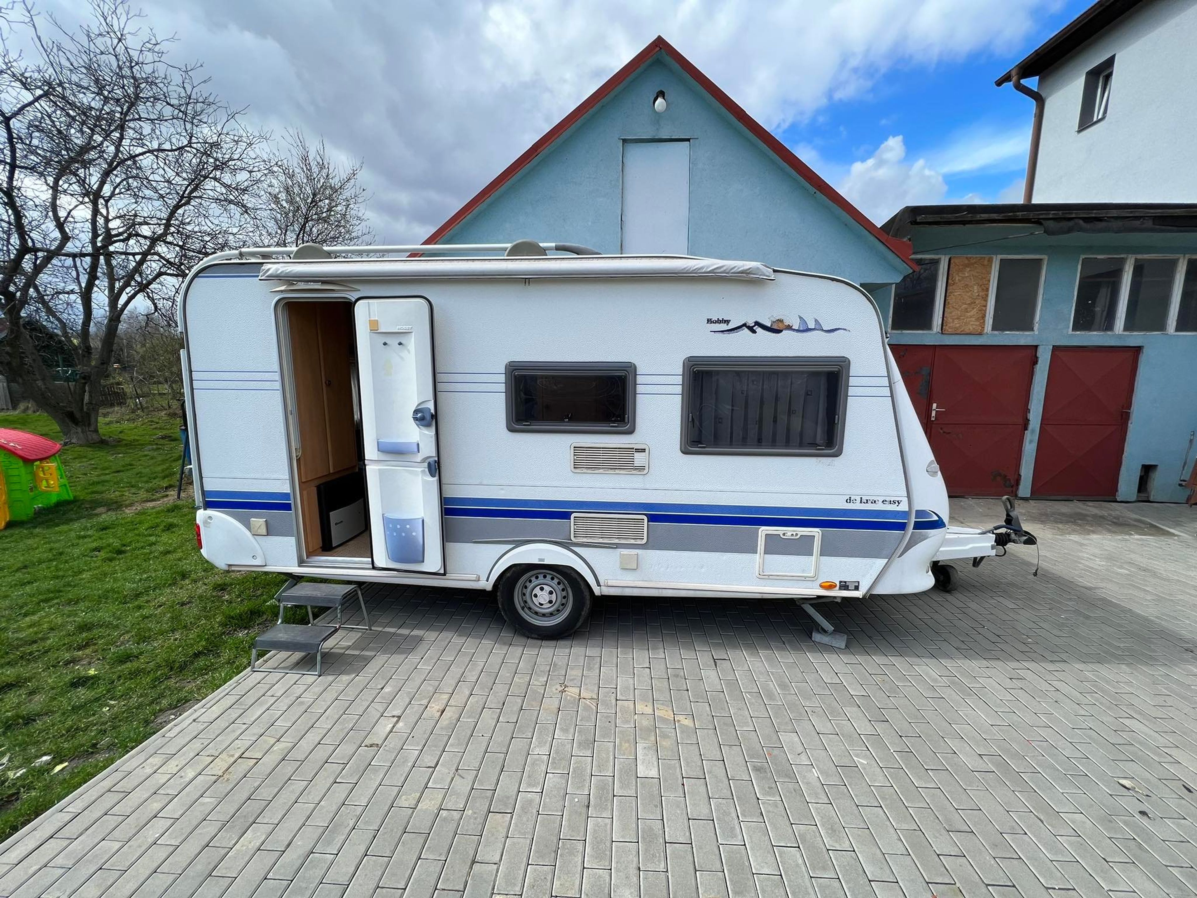 main caravan image