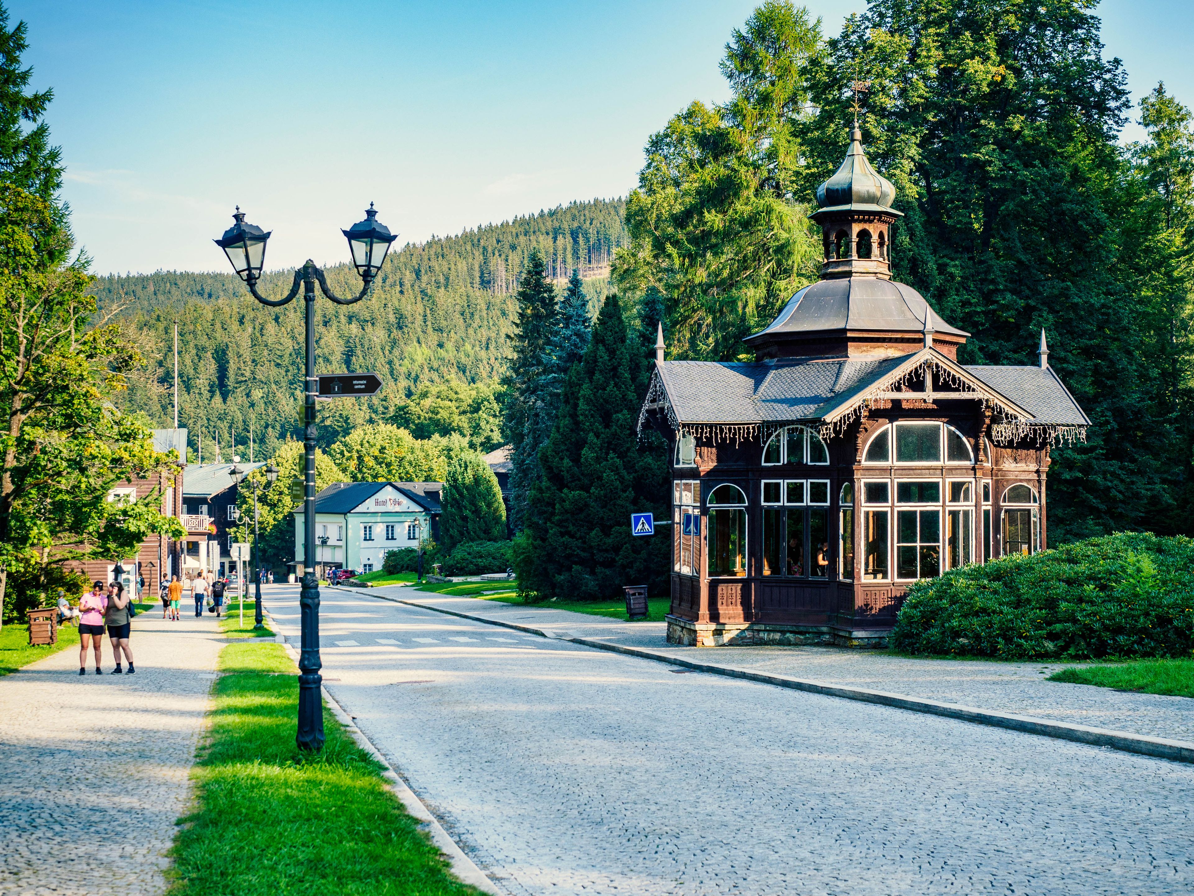 Malebná Karlova Studánka.