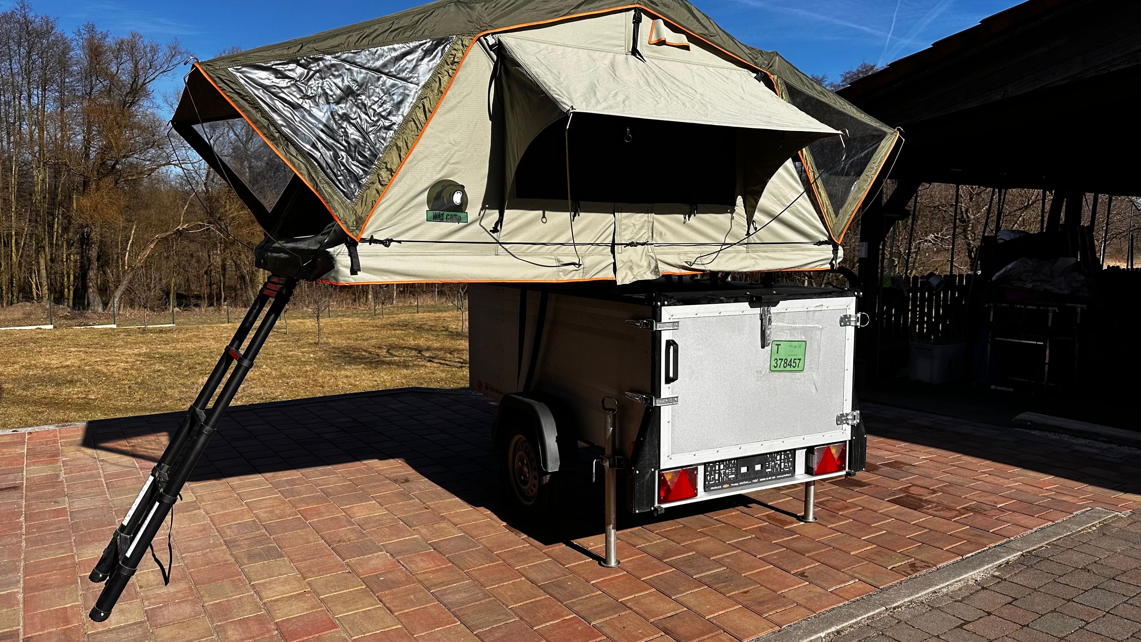 main caravan image
