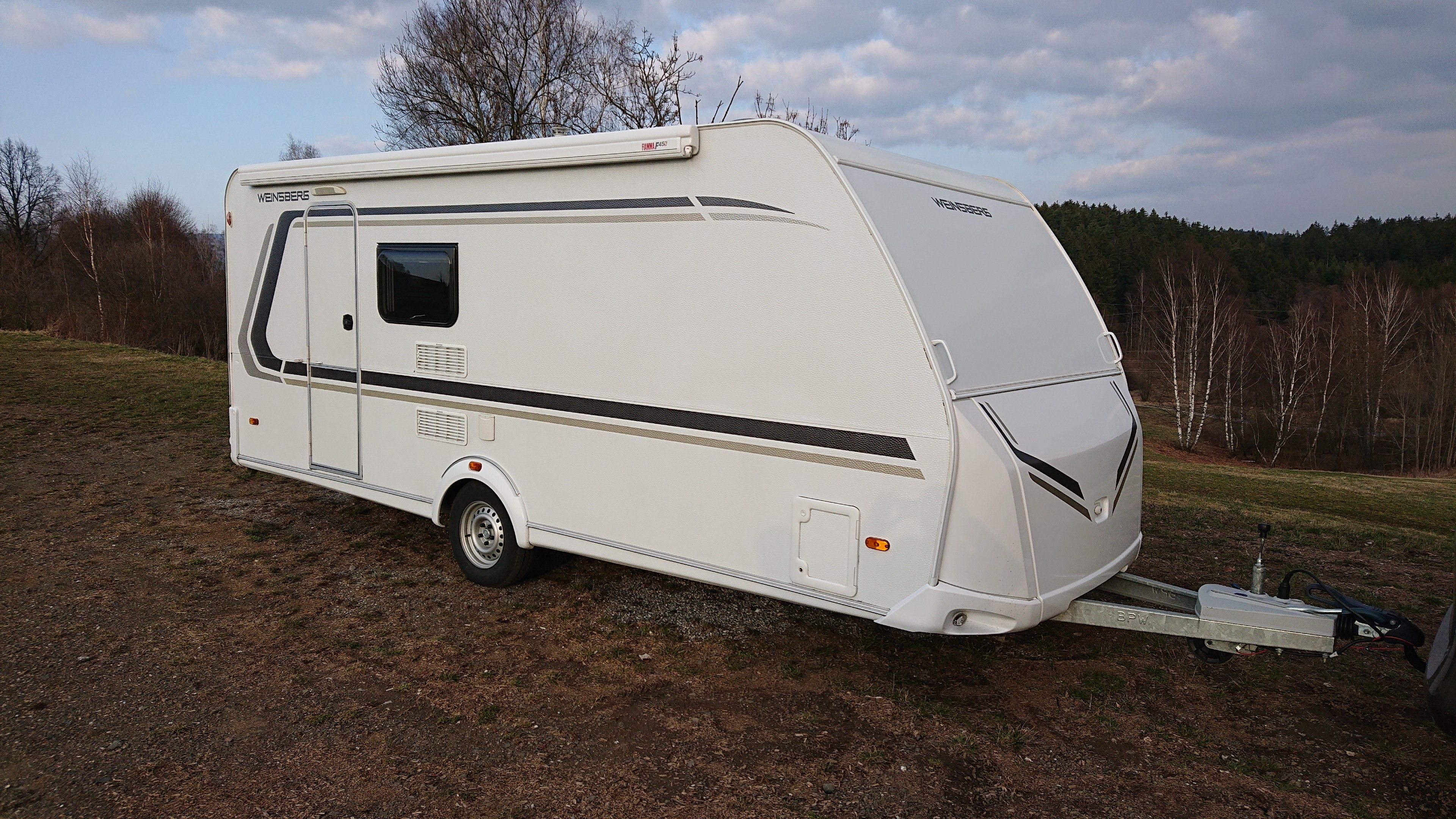 main caravan image