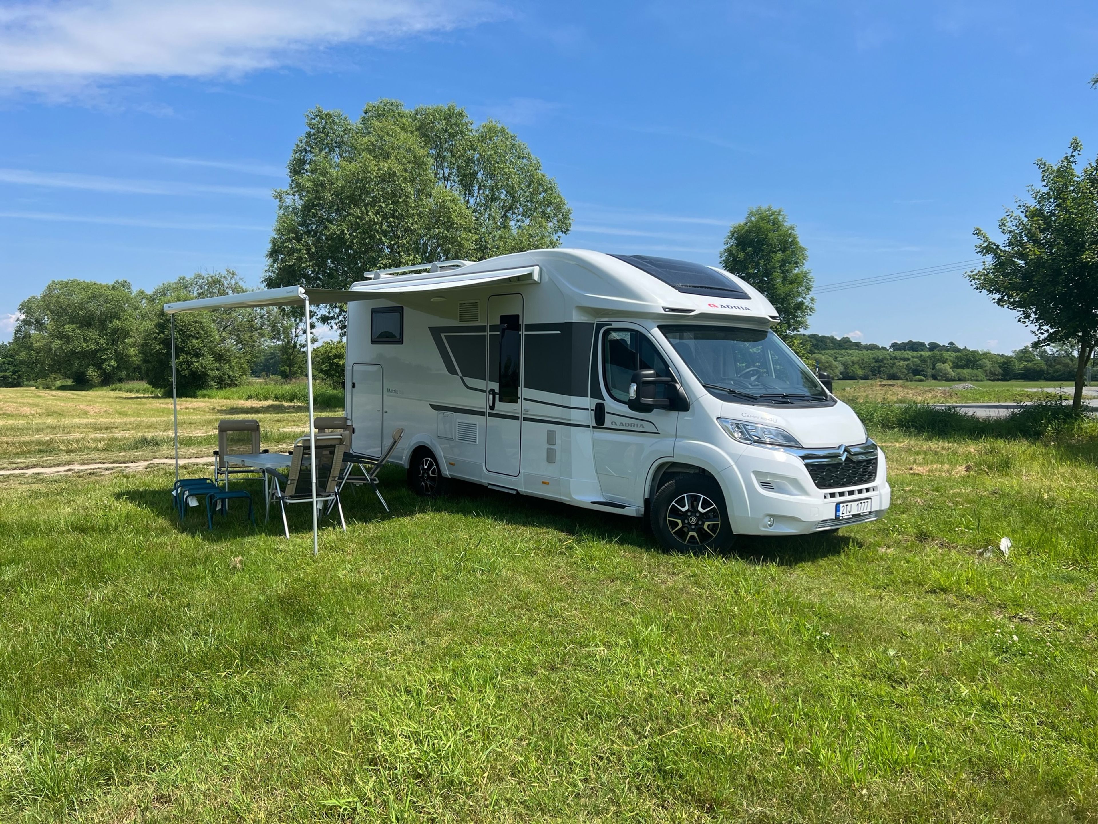 main caravan image