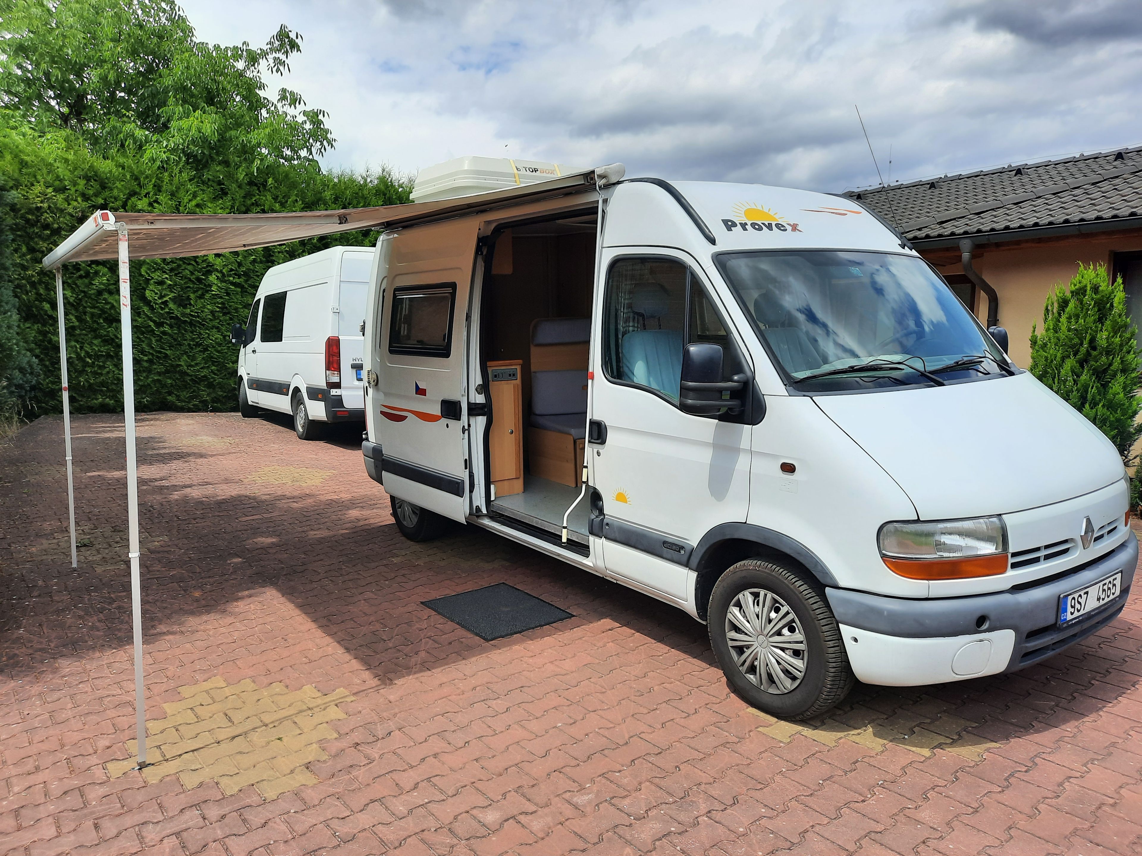 main caravan image