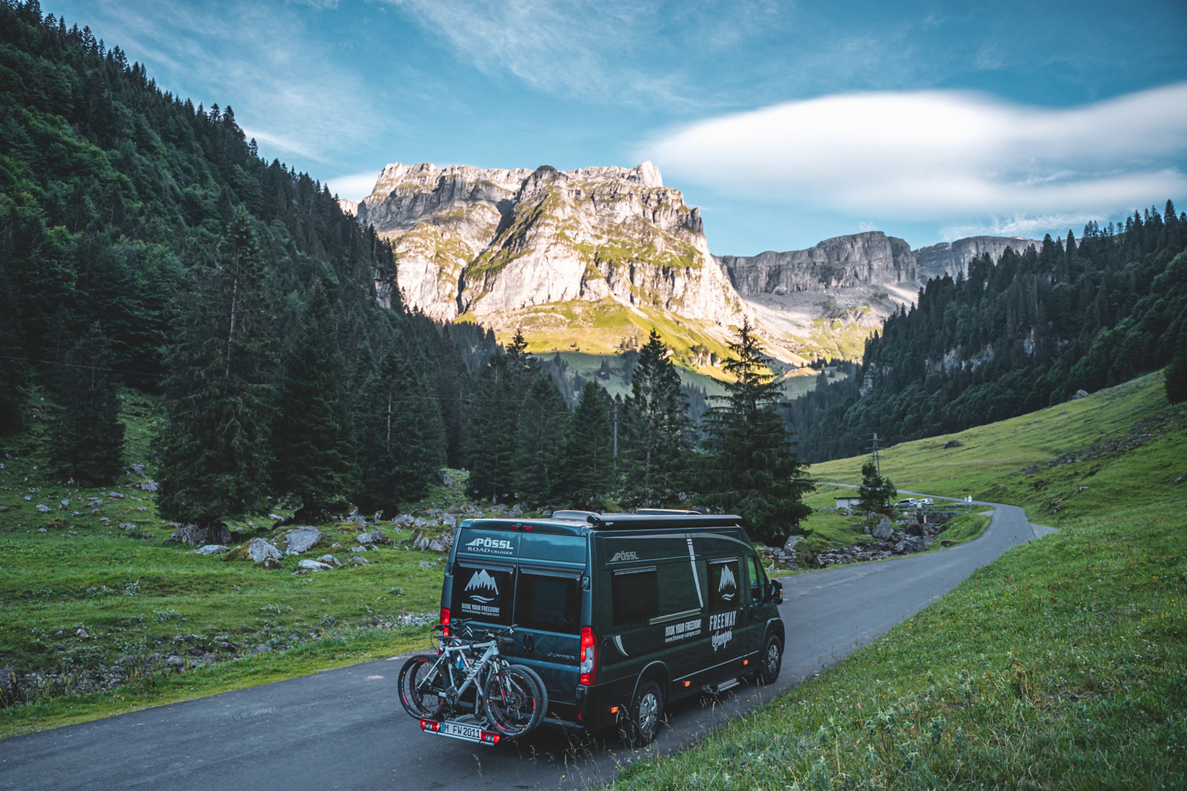 viaggiare in camper con un portabici in Valle d'Aosta in estate