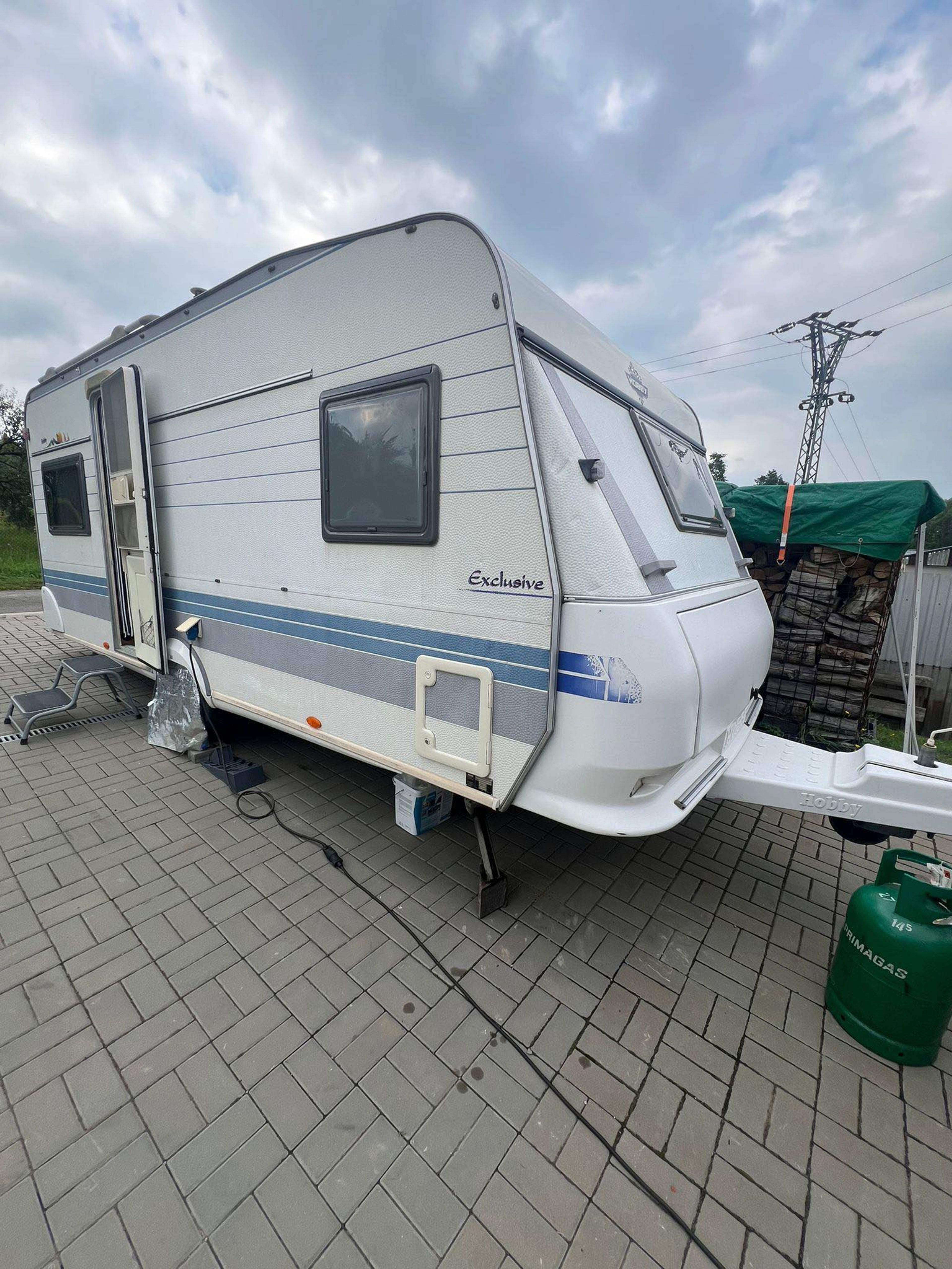 main caravan image