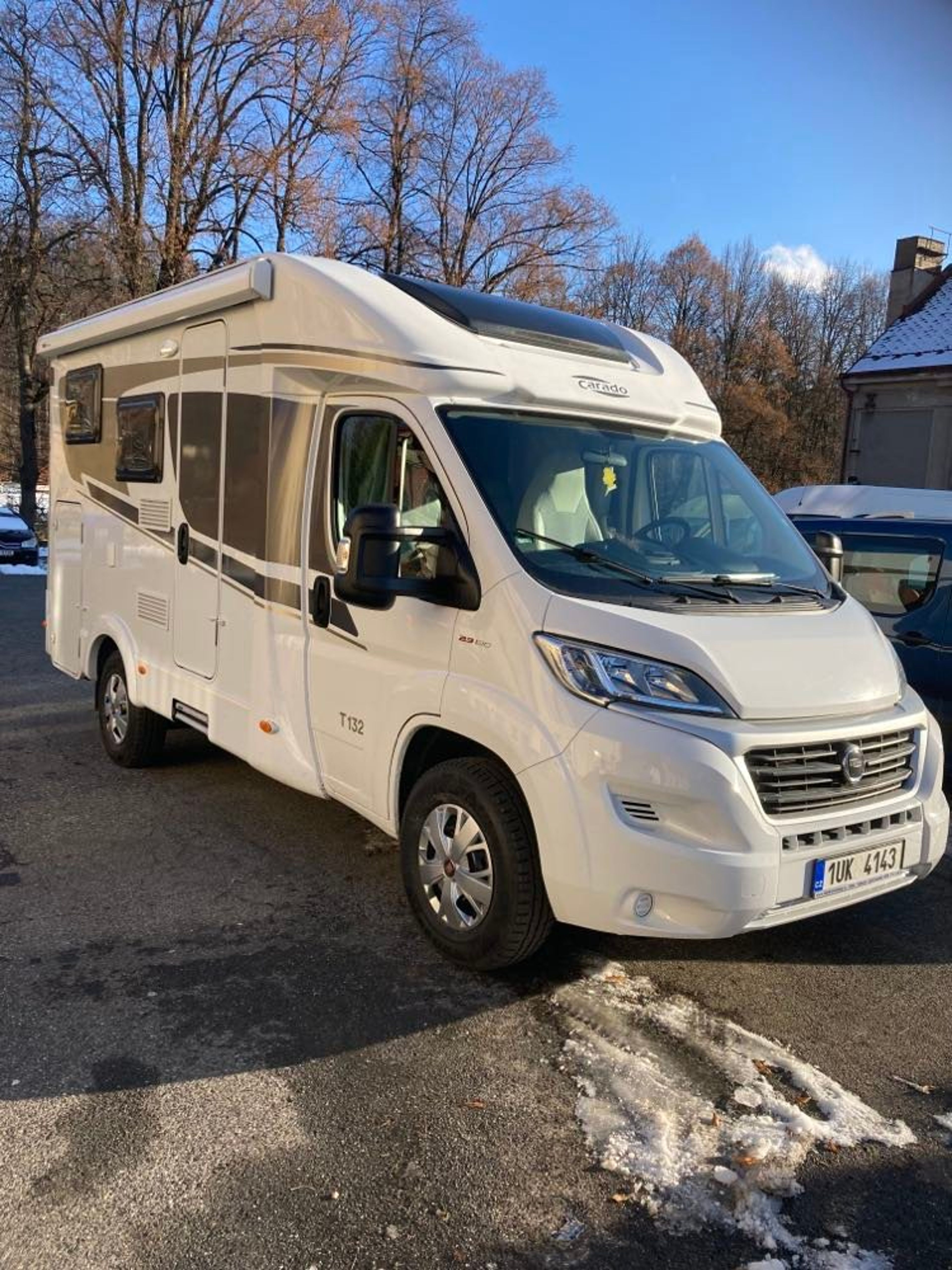 main caravan image