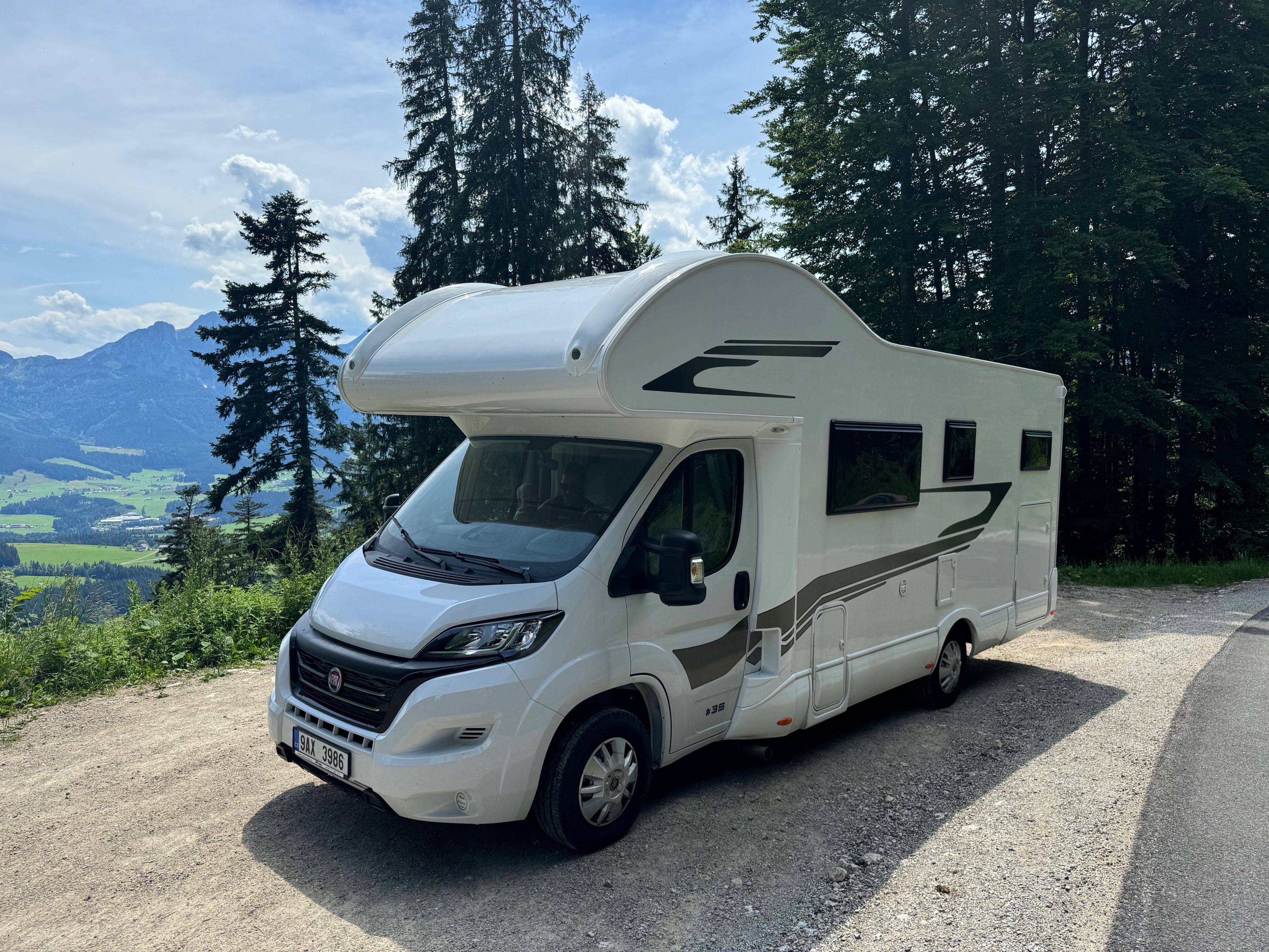 main caravan image