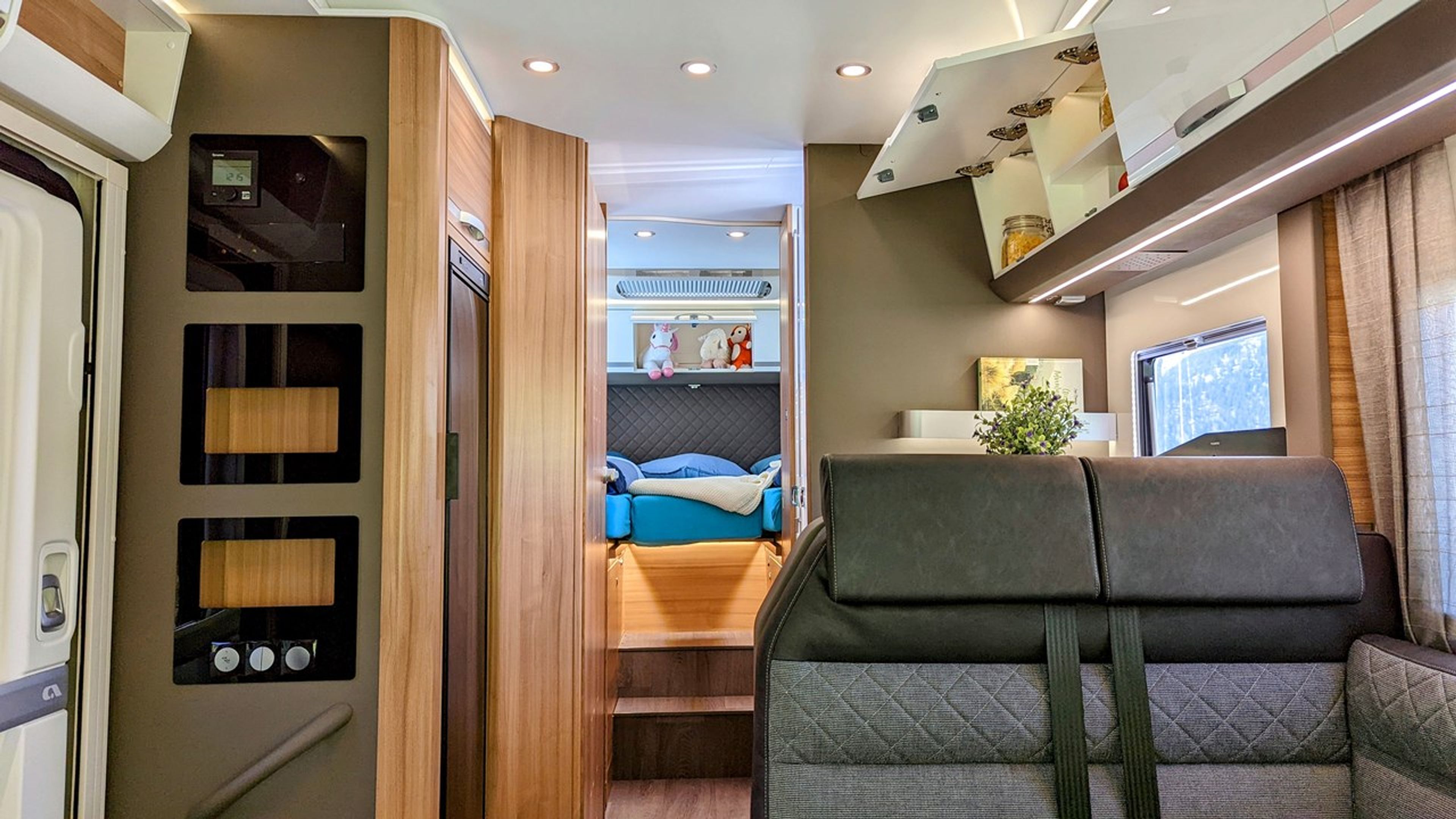 RV Class C Alcove 750 for 4 FreewayCamper