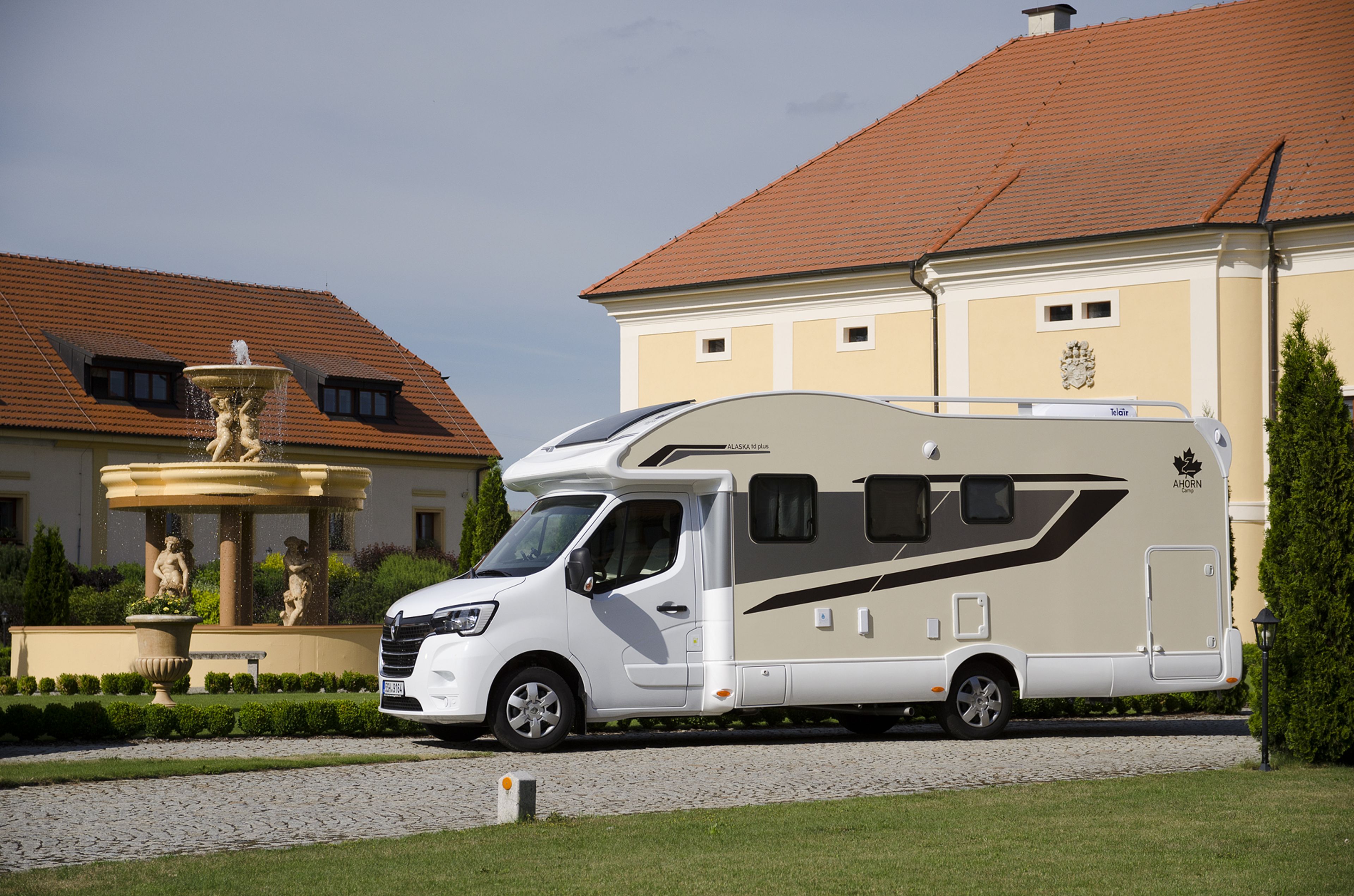 main caravan image