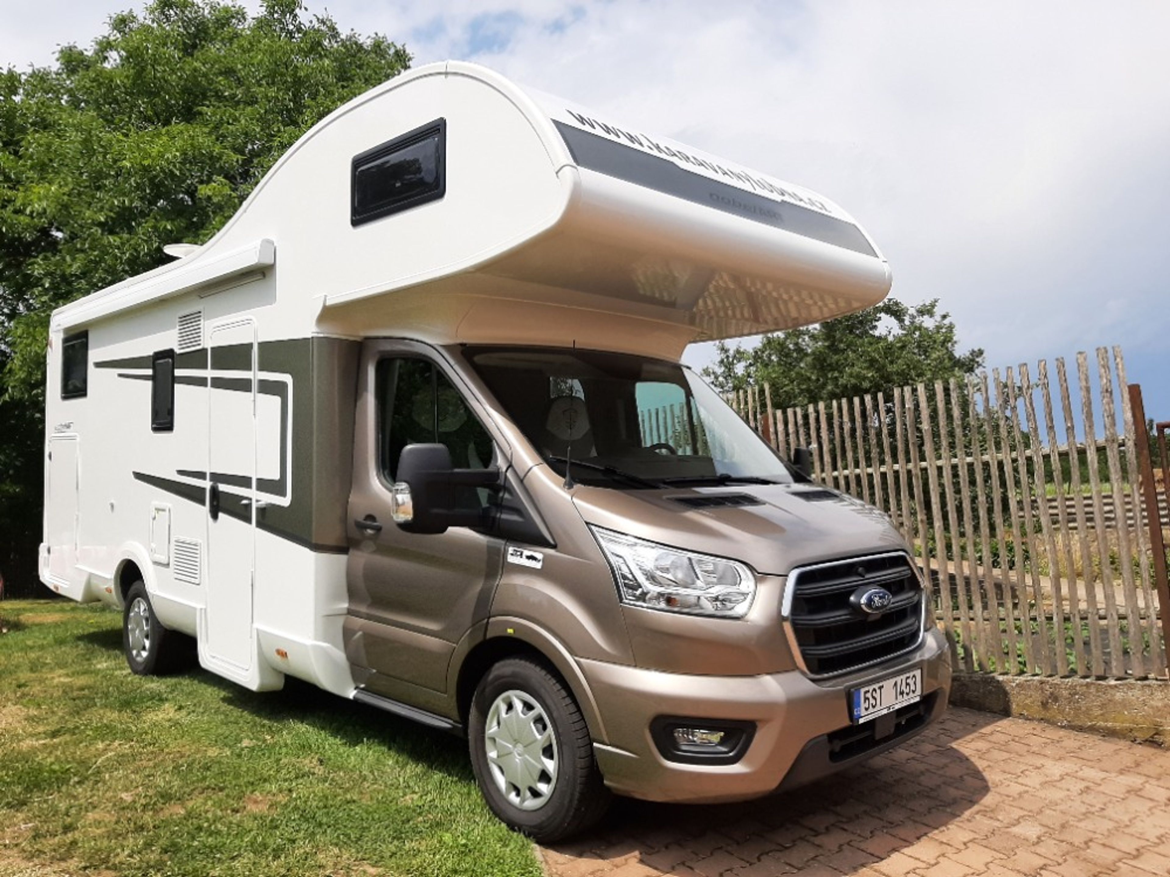 main caravan image